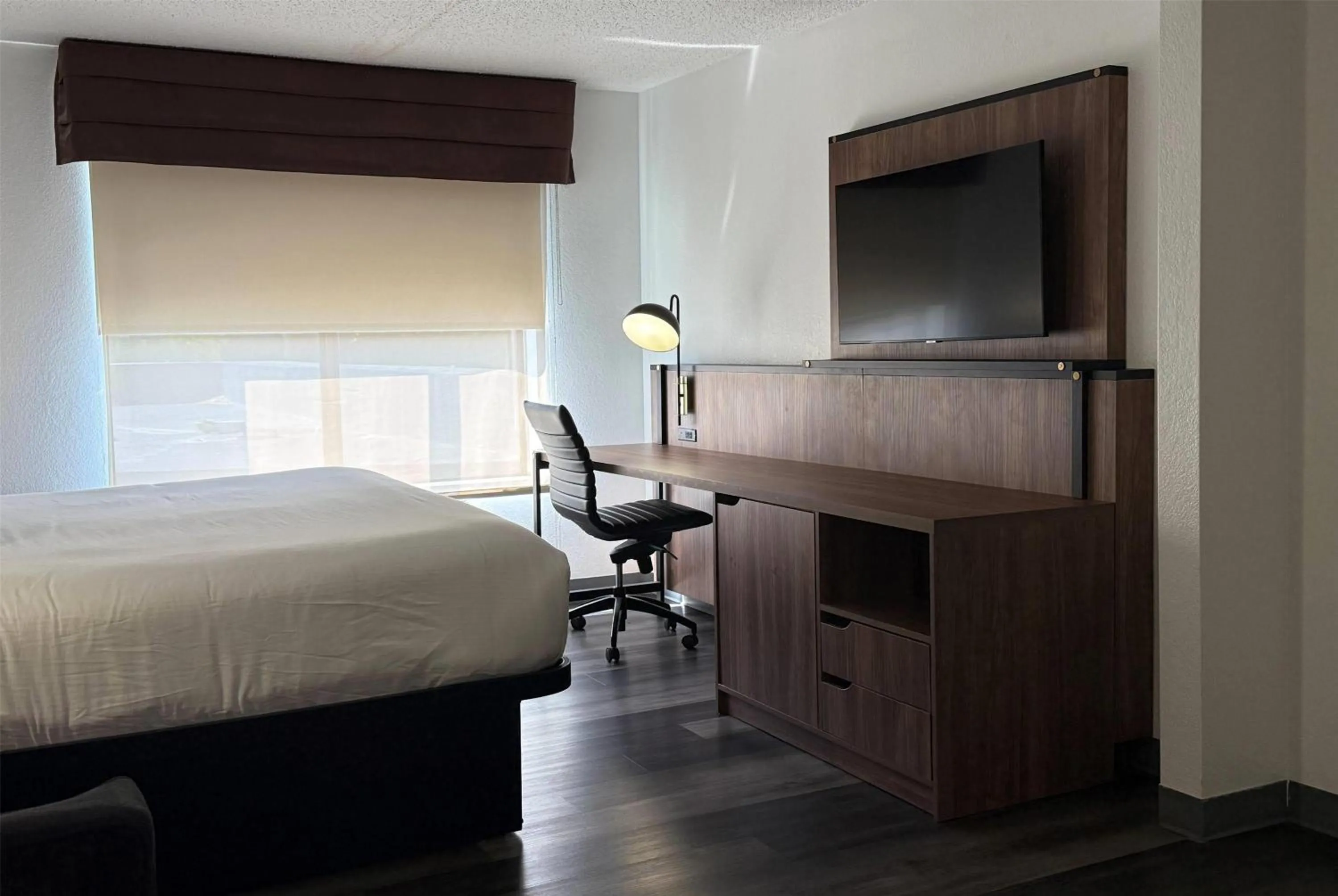 Photo of the whole room, Bed in Wingate by Wyndham Airport - Rockville Road