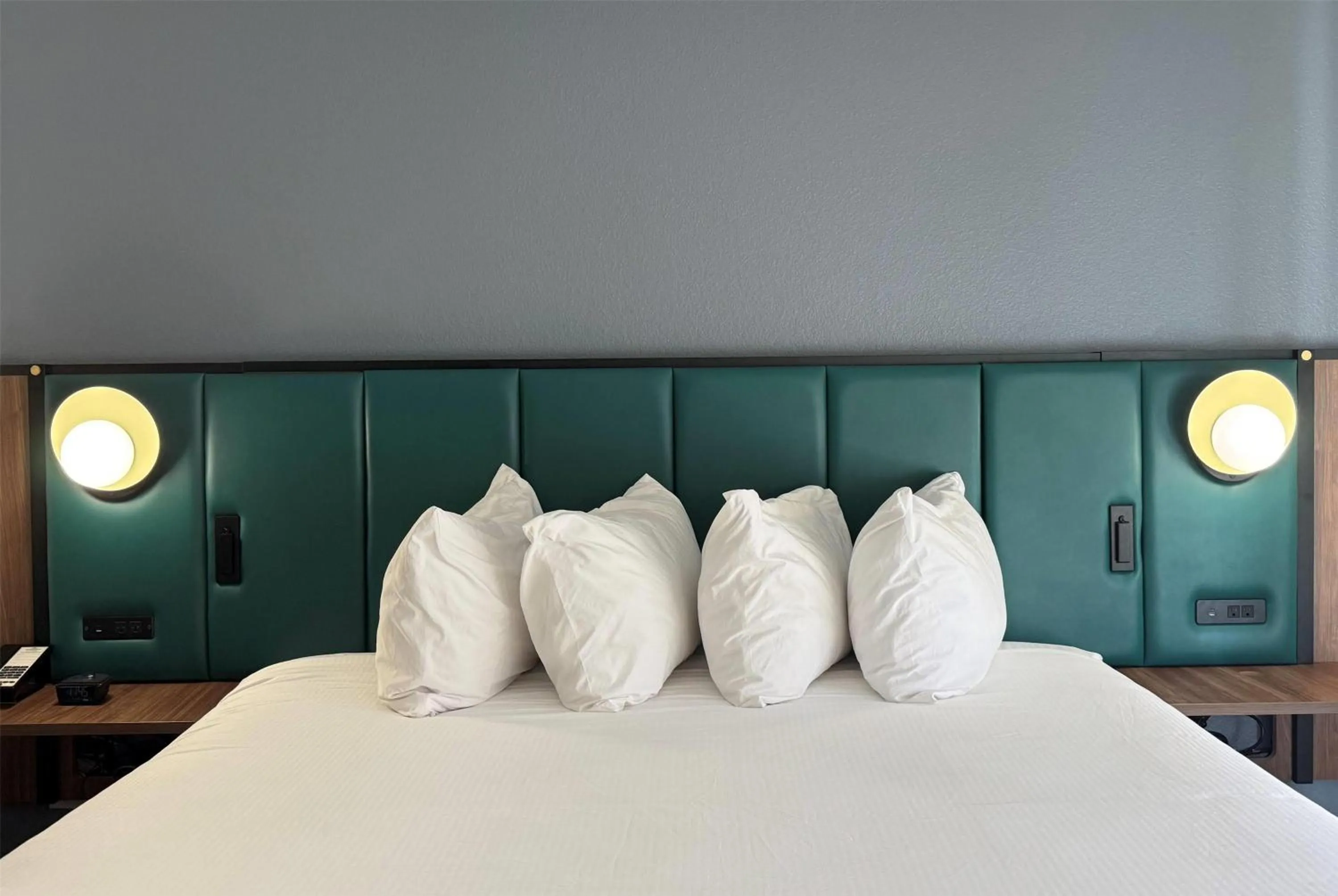 Photo of the whole room, Bed in Wingate by Wyndham Airport - Rockville Road