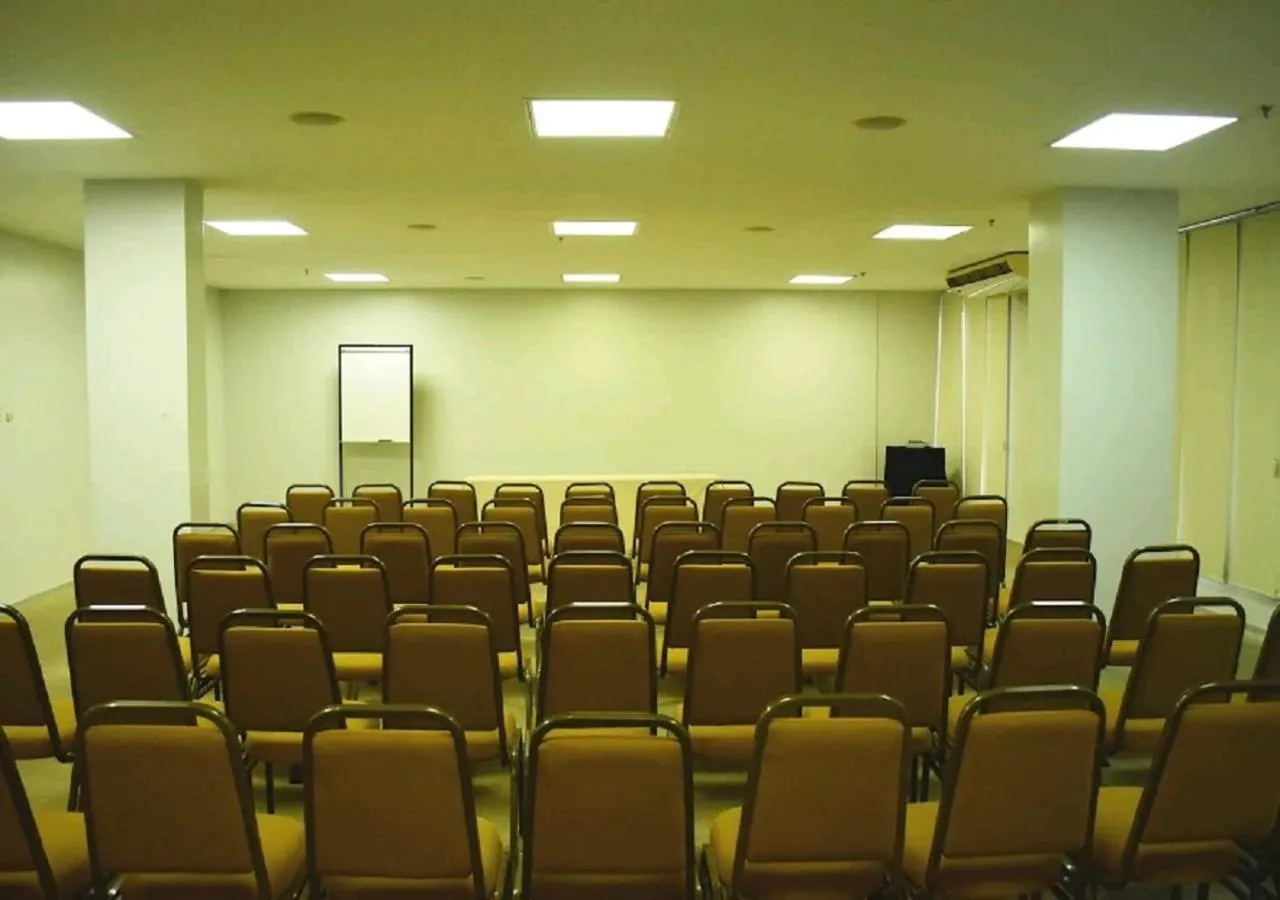 Meeting/conference room in Praiabella Hotel