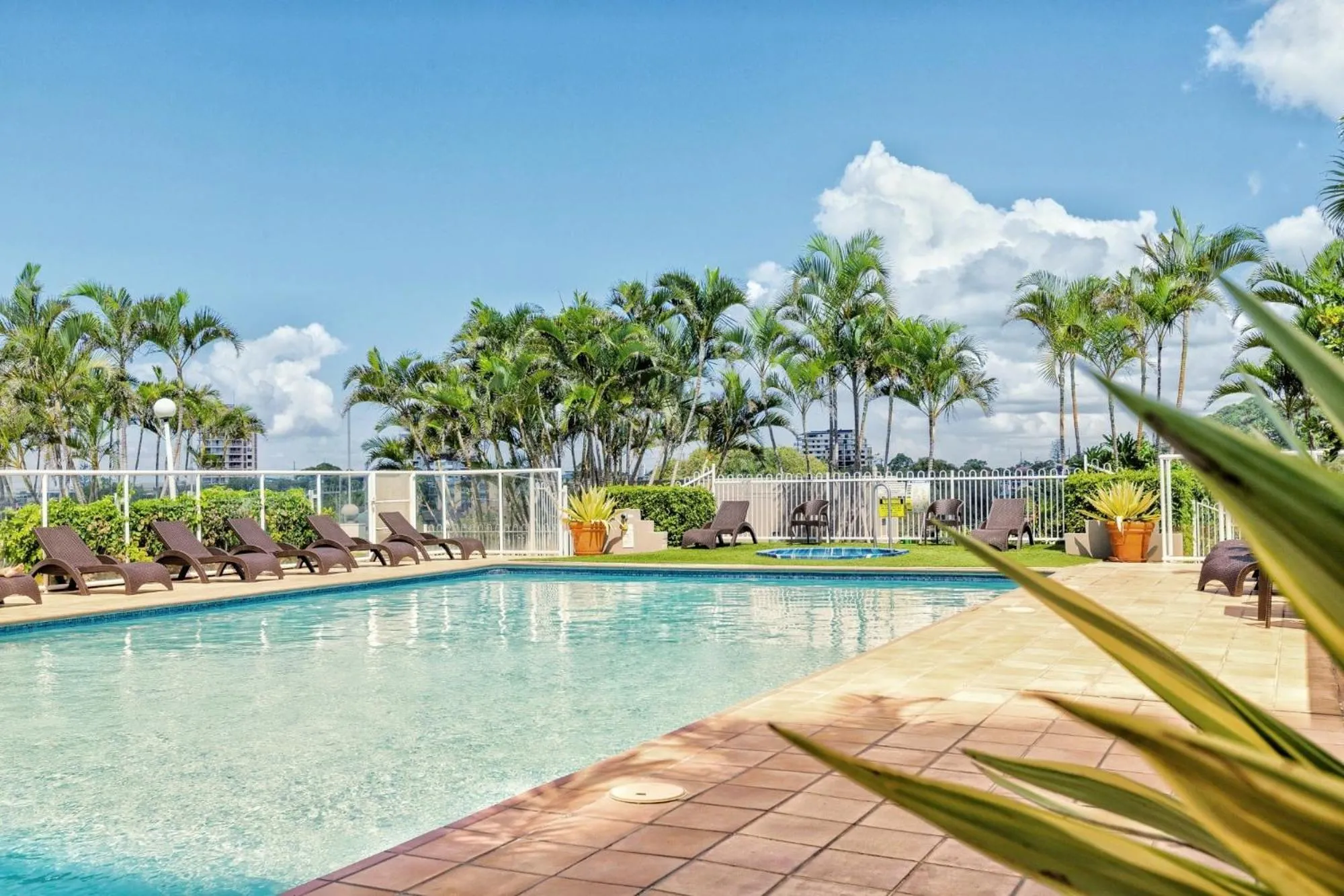 Swimming pool in ULTIQA Points North