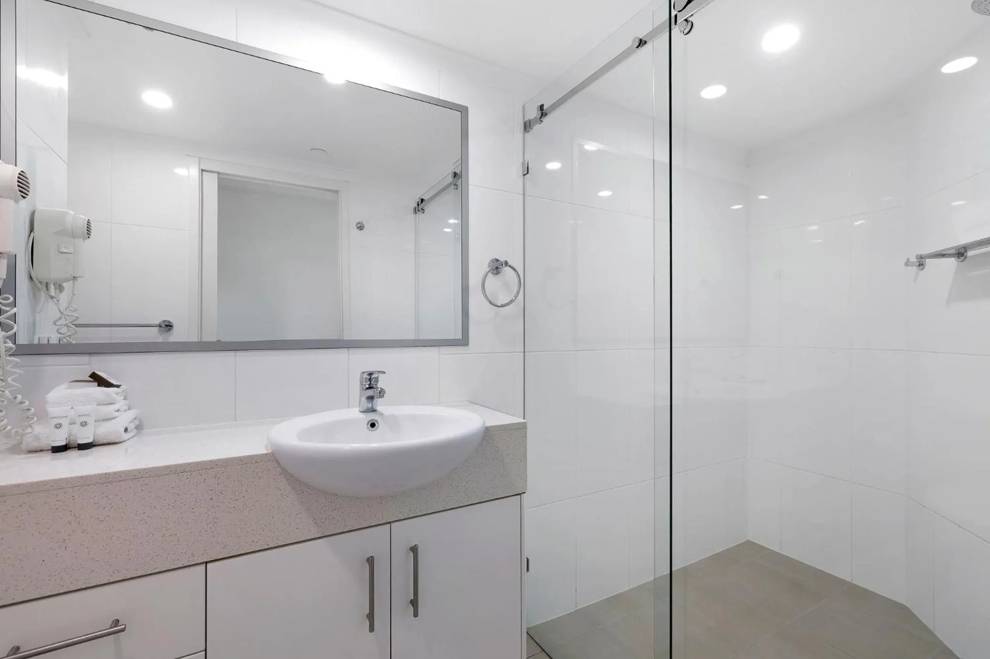 Bathroom in ULTIQA Points North