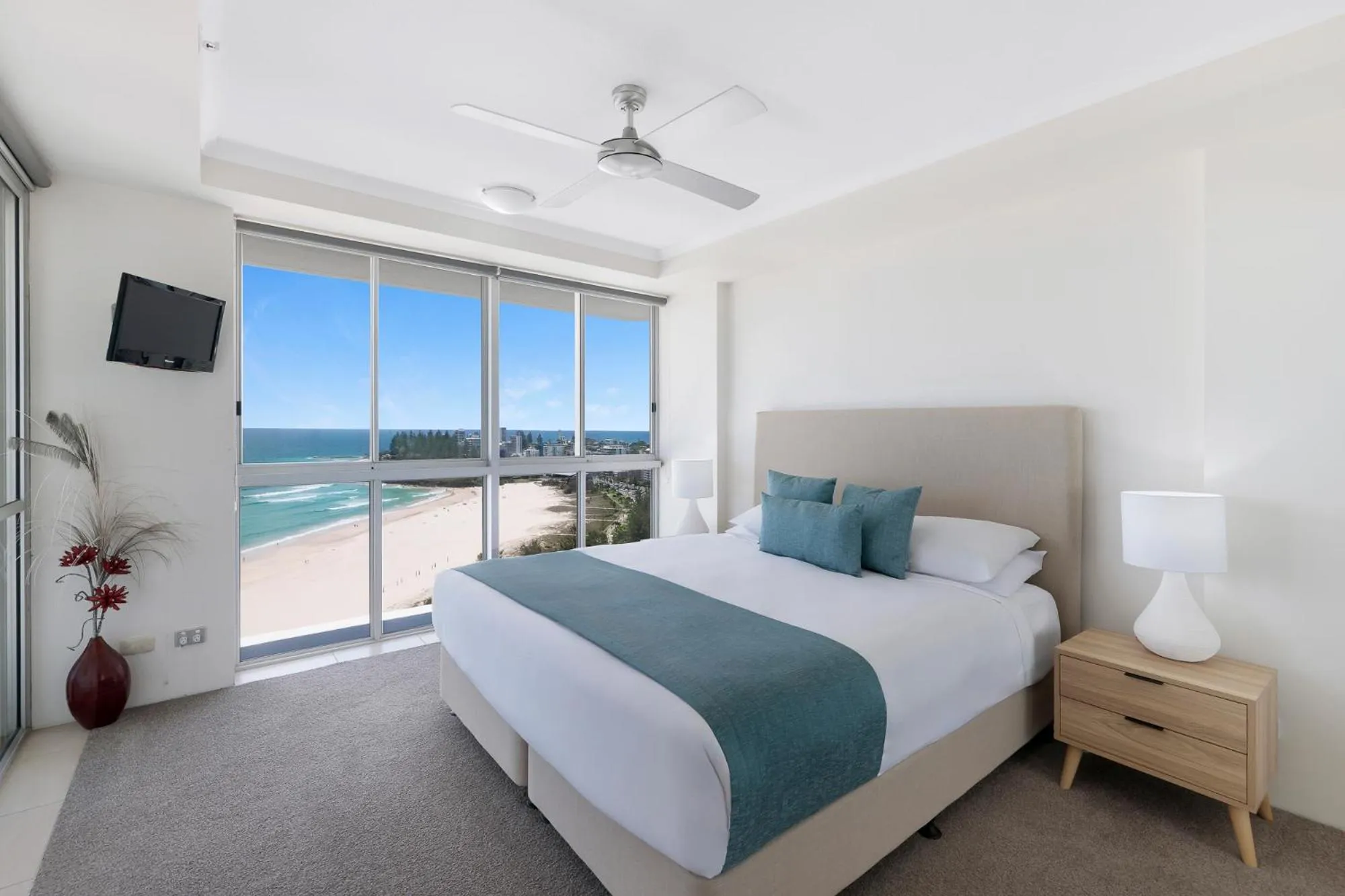 Bedroom, Bed in ULTIQA Points North