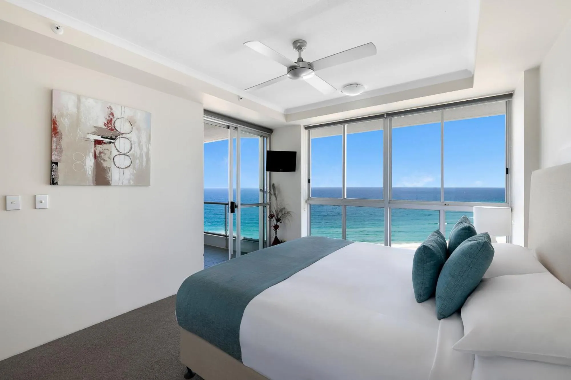 Bedroom, Bed in ULTIQA Points North