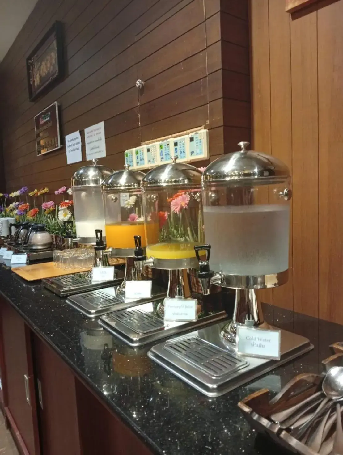 Restaurant/places to eat in Aiyaree Place Hotel SHA PLUS Restaurant/places to eat in Aiyaree Place Hotel SHA PLUS