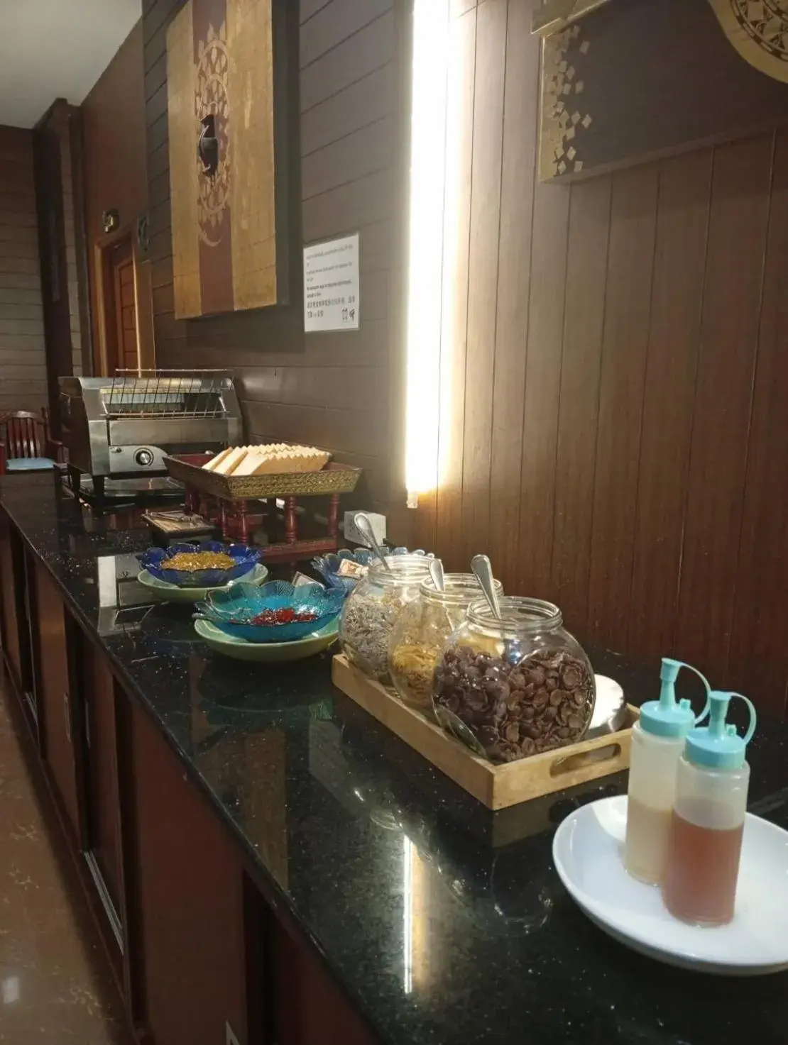 Restaurant/places to eat in Aiyaree Place Hotel SHA PLUS Restaurant/places to eat in Aiyaree Place Hotel SHA PLUS