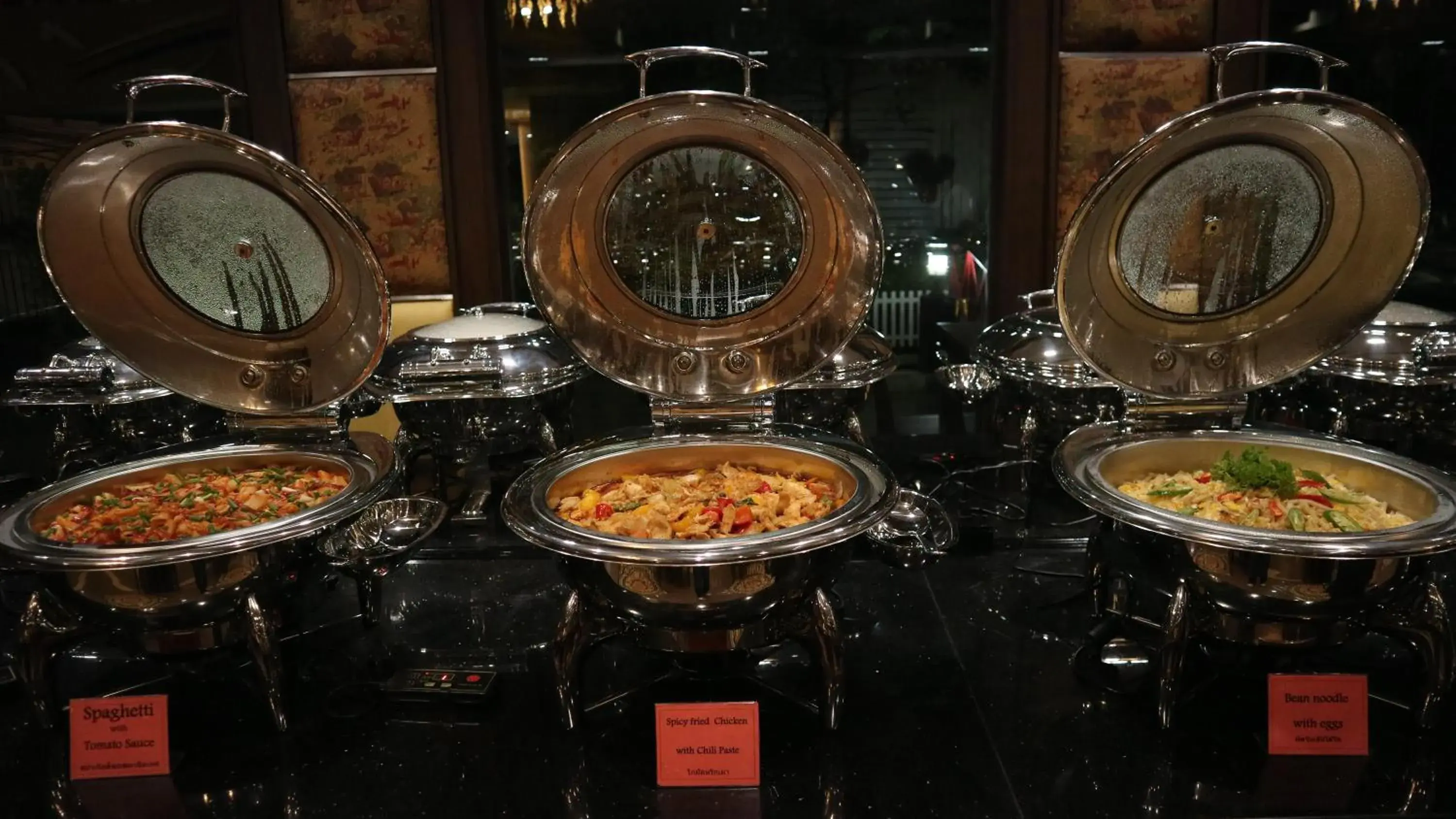 Food and drinks in Aiyaree Place Hotel SHA PLUS Food and drinks in Aiyaree Place Hotel SHA PLUS