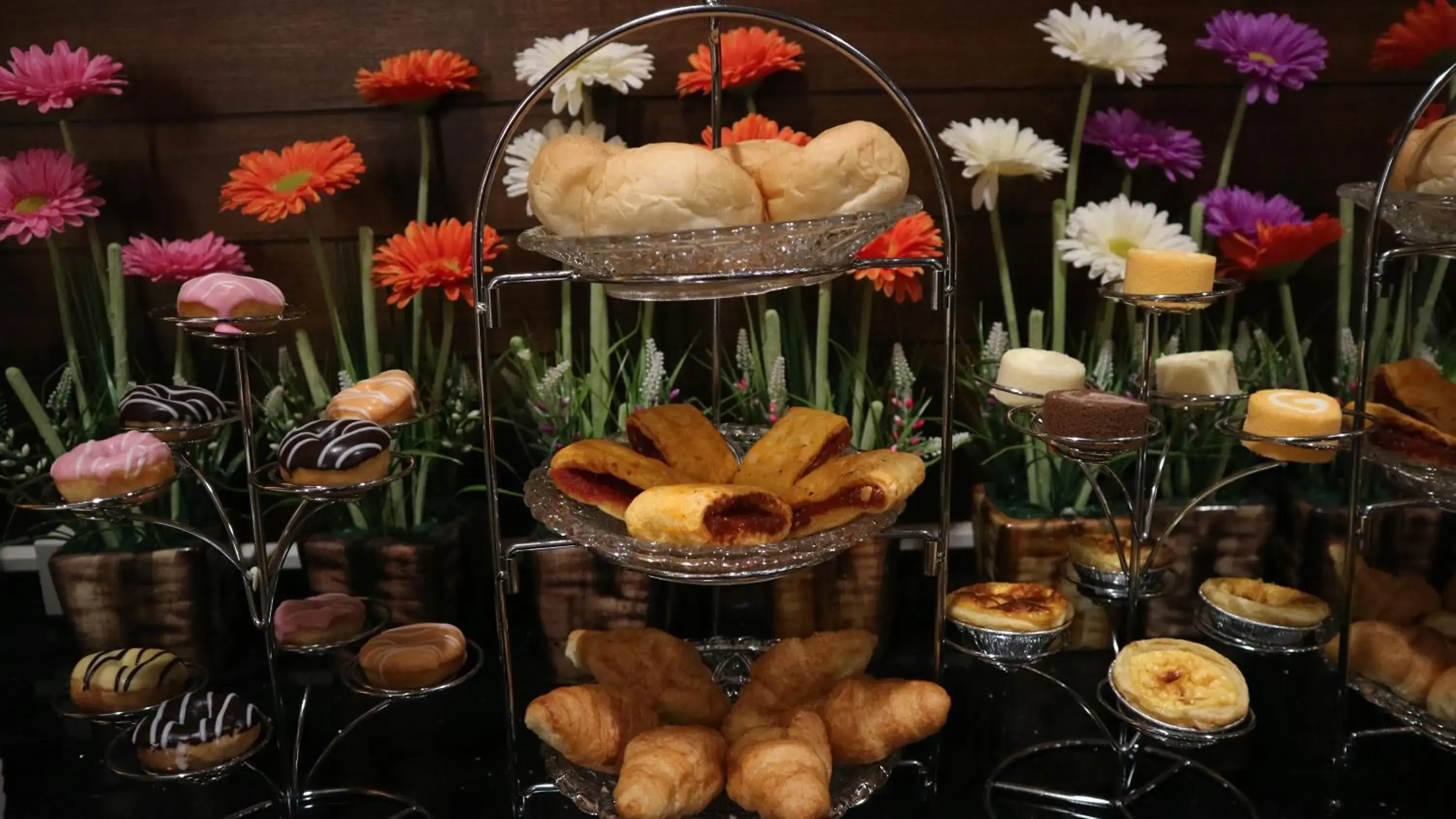 Food and drinks in Aiyaree Place Hotel SHA PLUS Food and drinks in Aiyaree Place Hotel SHA PLUS