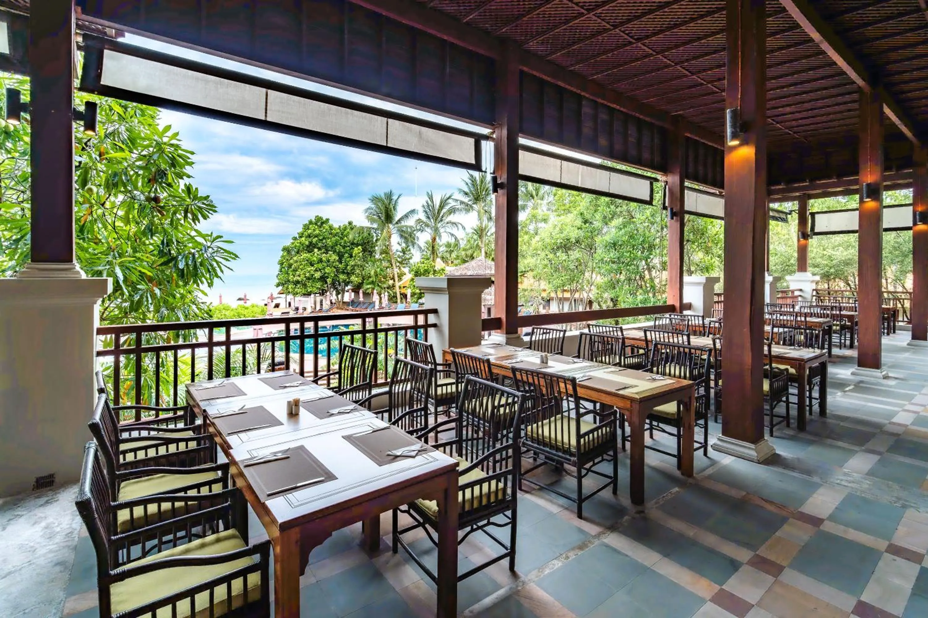 Restaurant/places to eat in Khaolak Laguna Resort