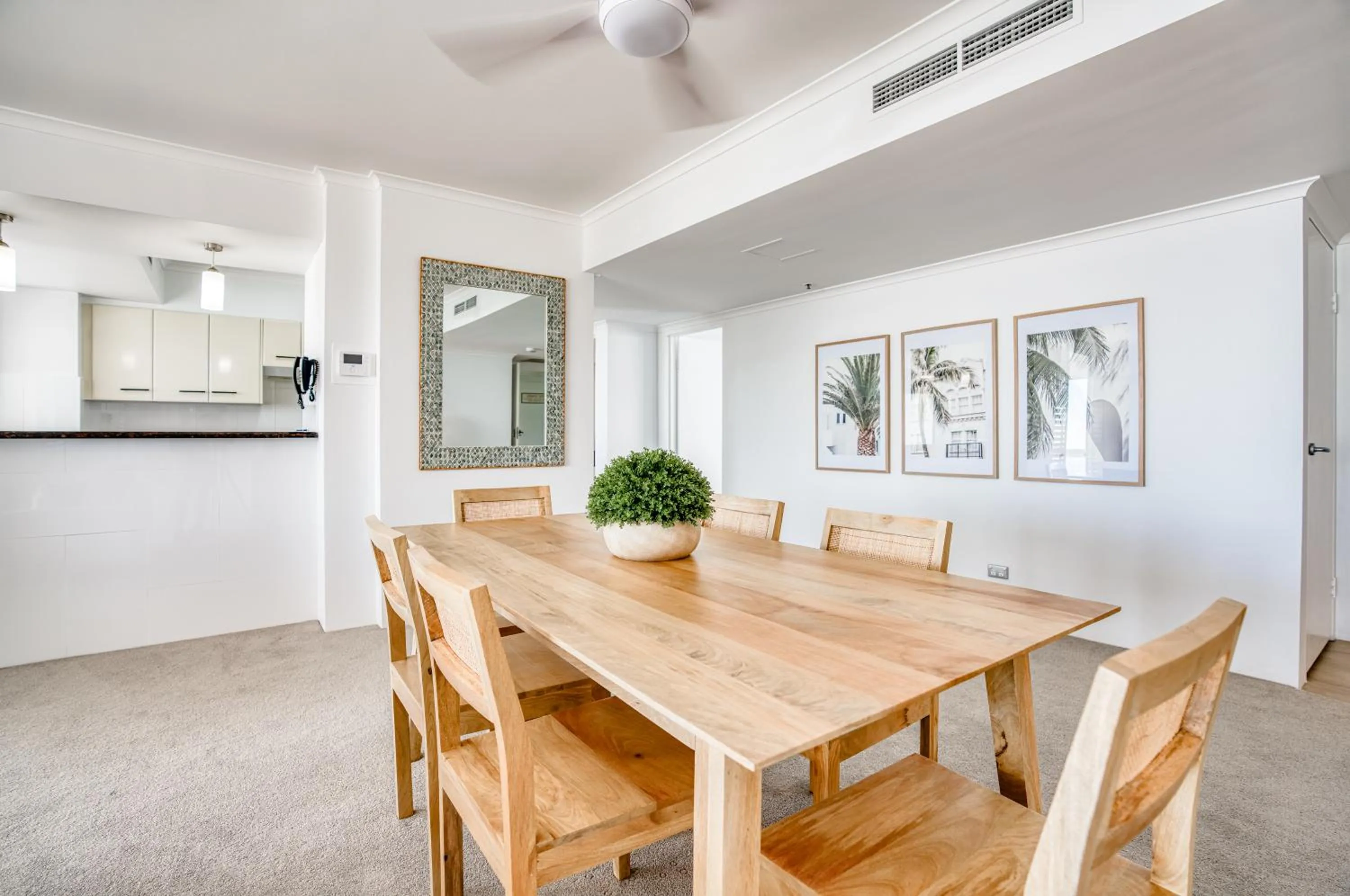 Dining area in Xanadu Resort