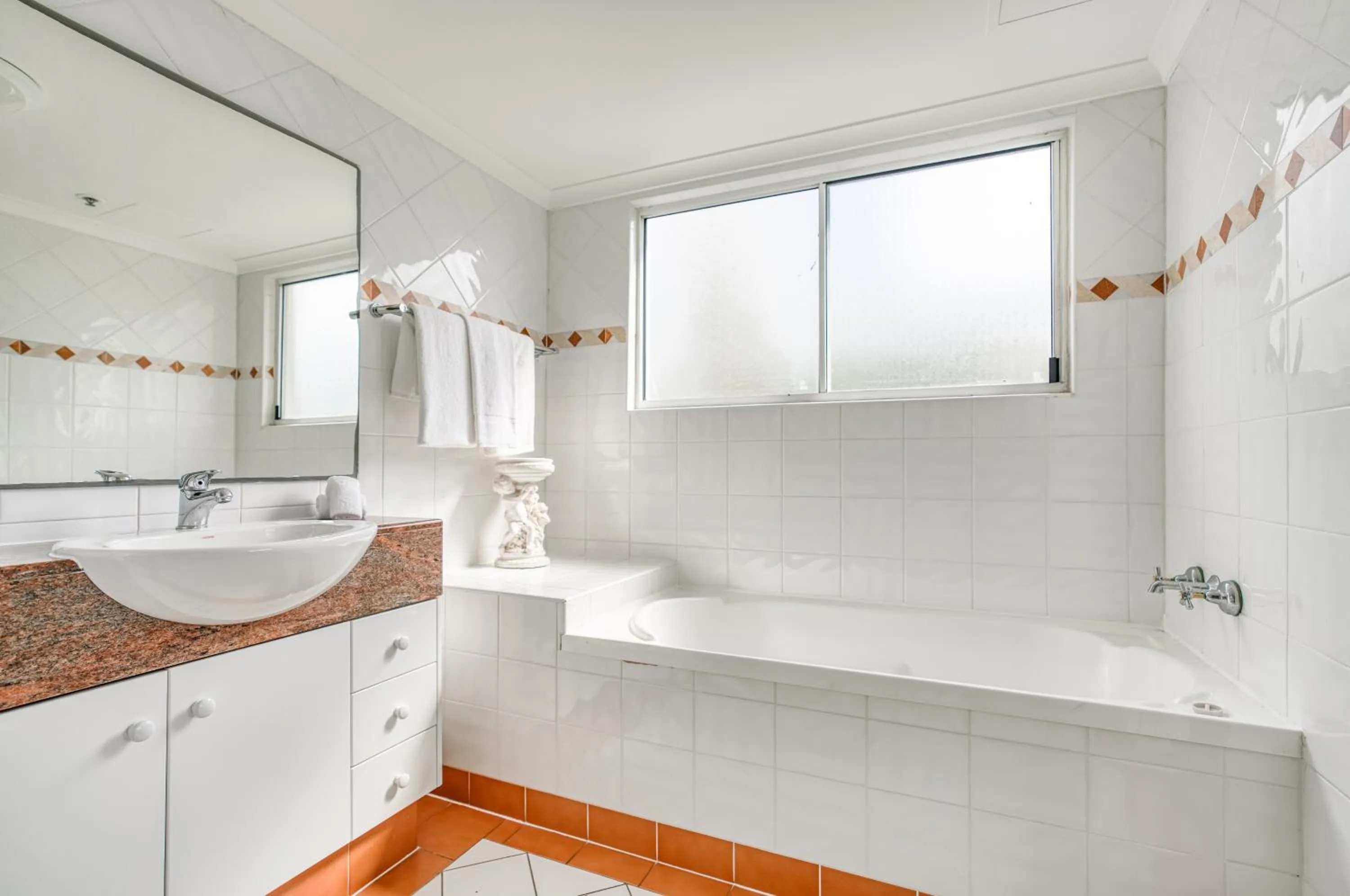 Shower in Xanadu Resort