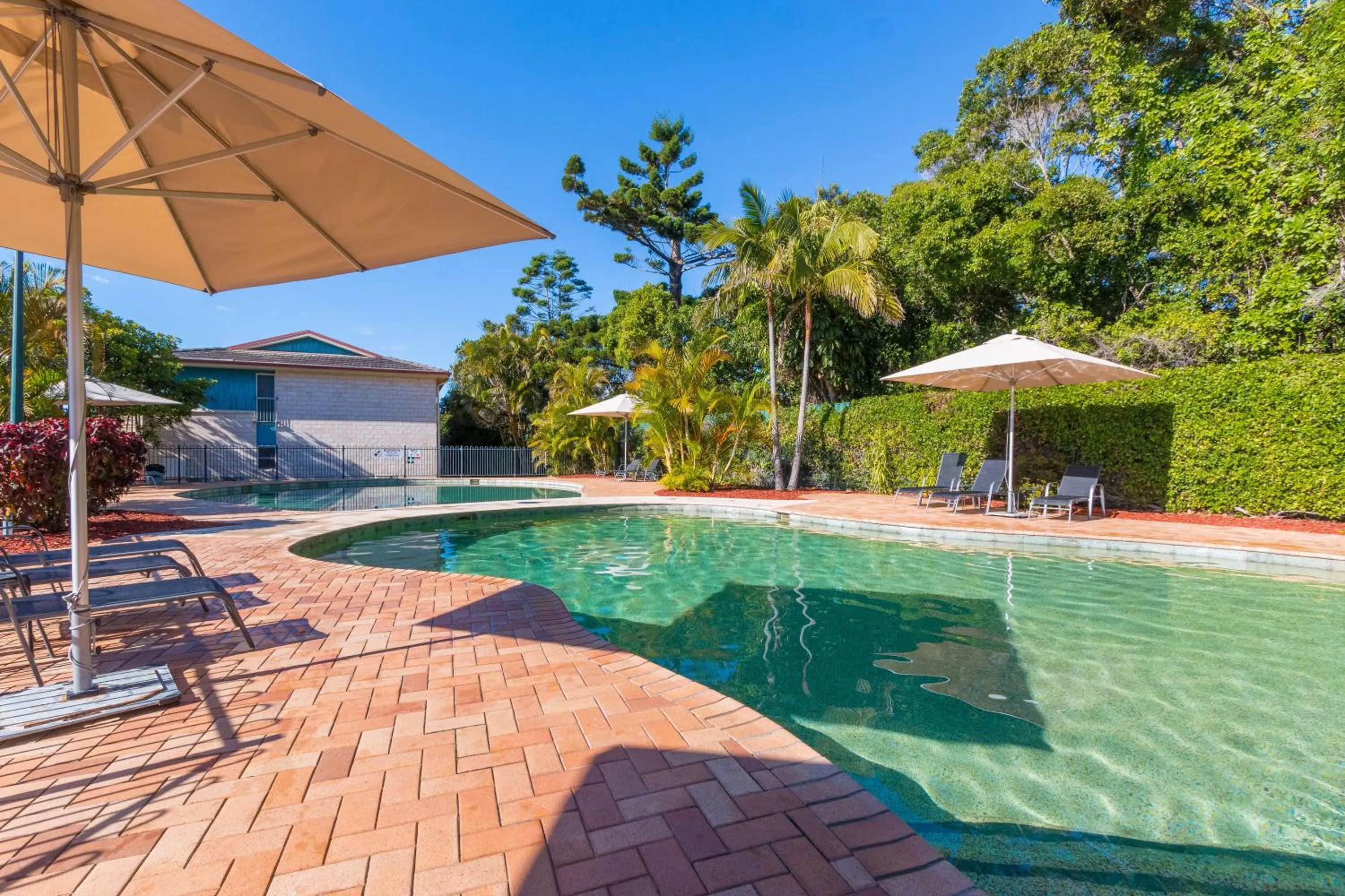 Aqualuna Beach Resort