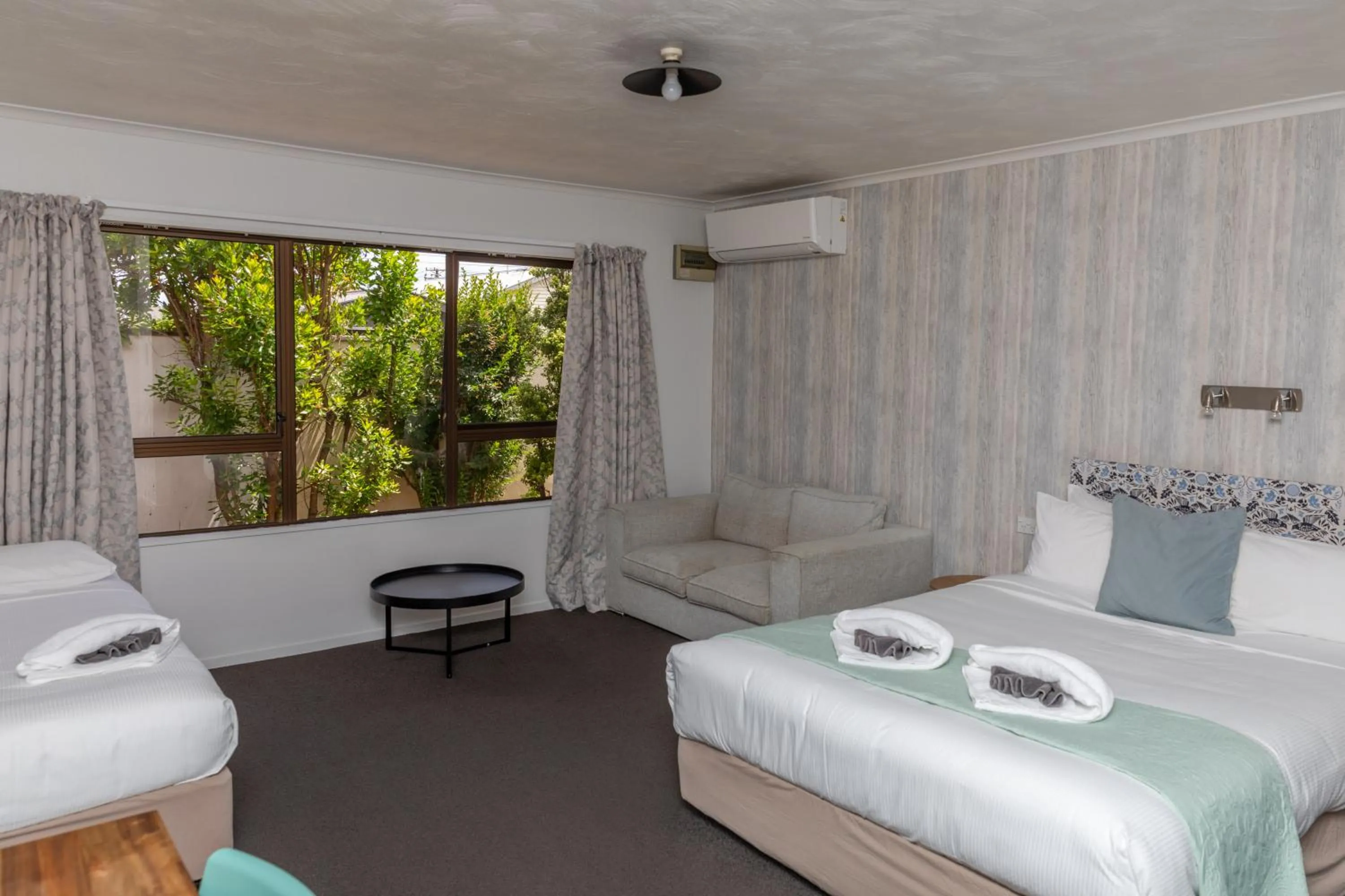 Bed in Amber Court Motel Nelson