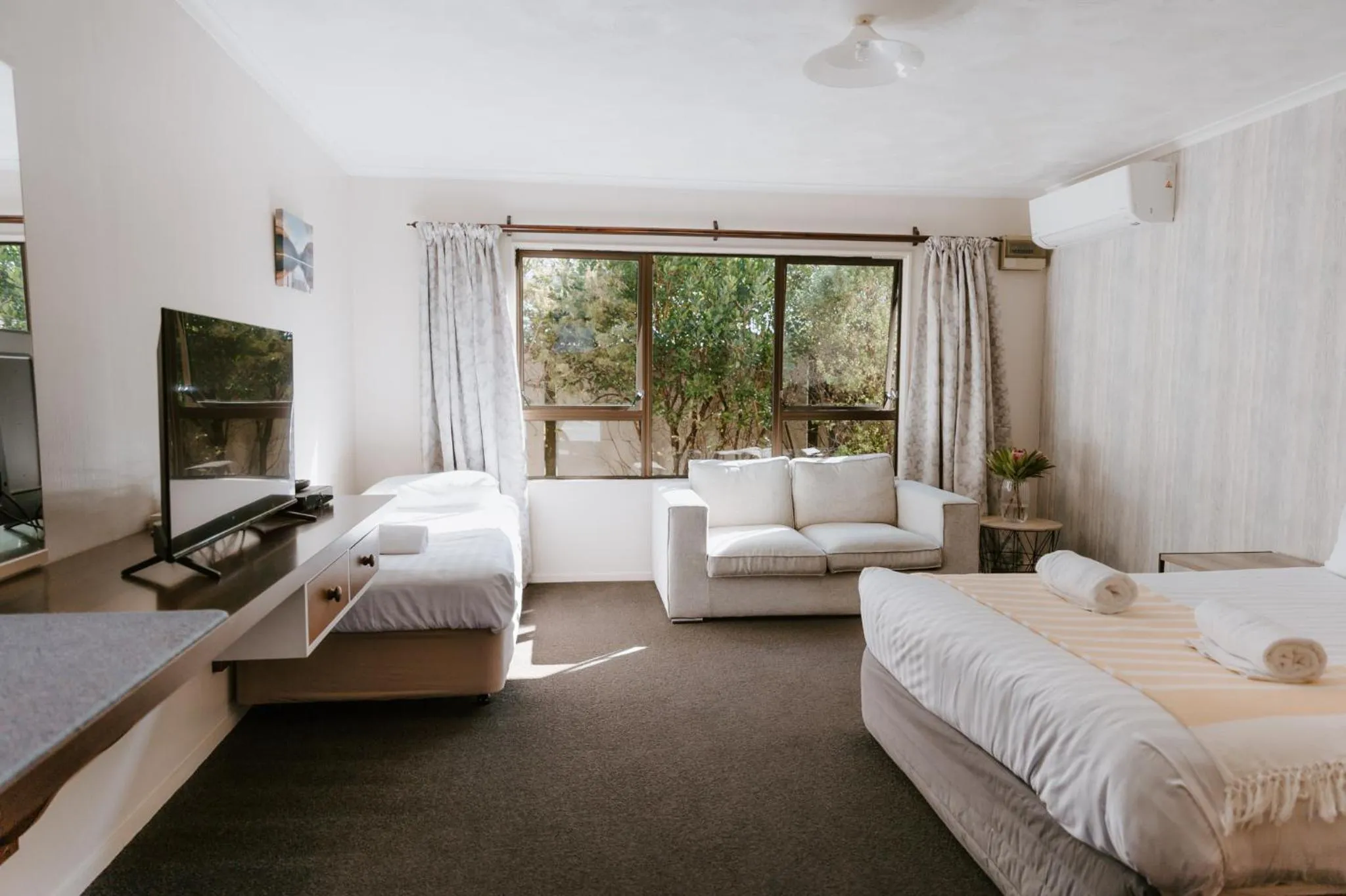 Bed in Amber Court Motel Nelson