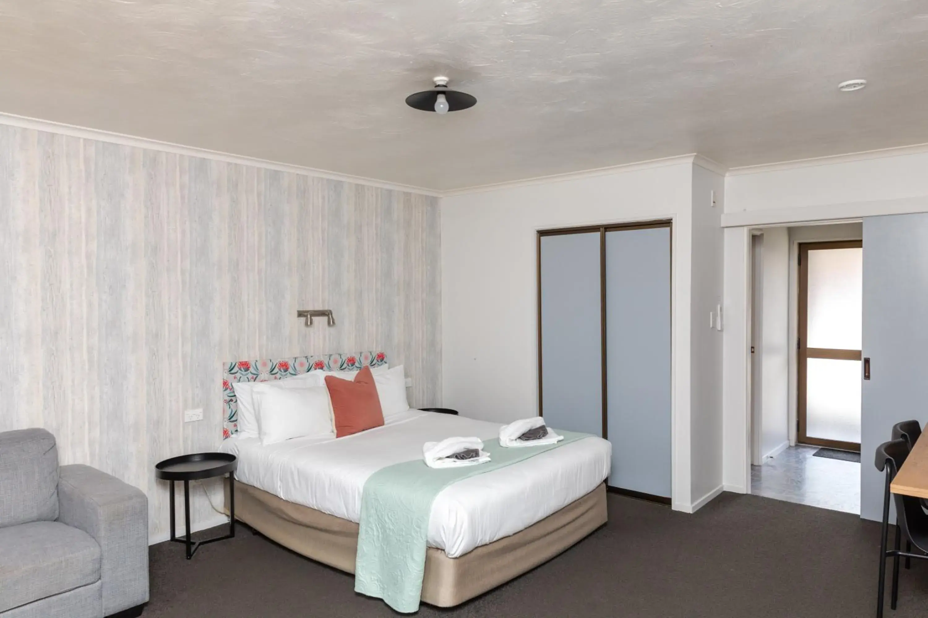 Deluxe Kitchen Studio in Amber Court Motel Nelson Deluxe Kitchen Studio in Amber Court Motel Nelson