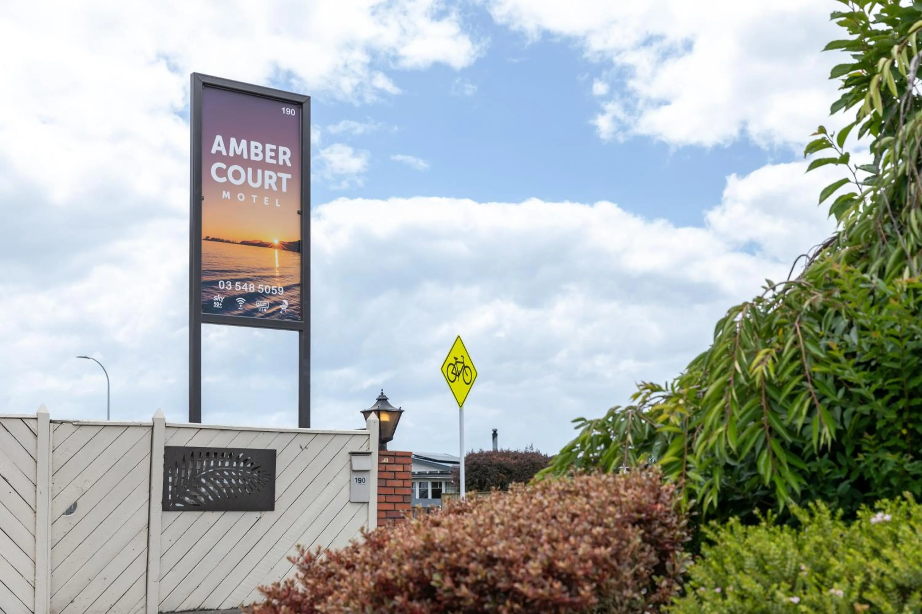 Day in Amber Court Motel Nelson