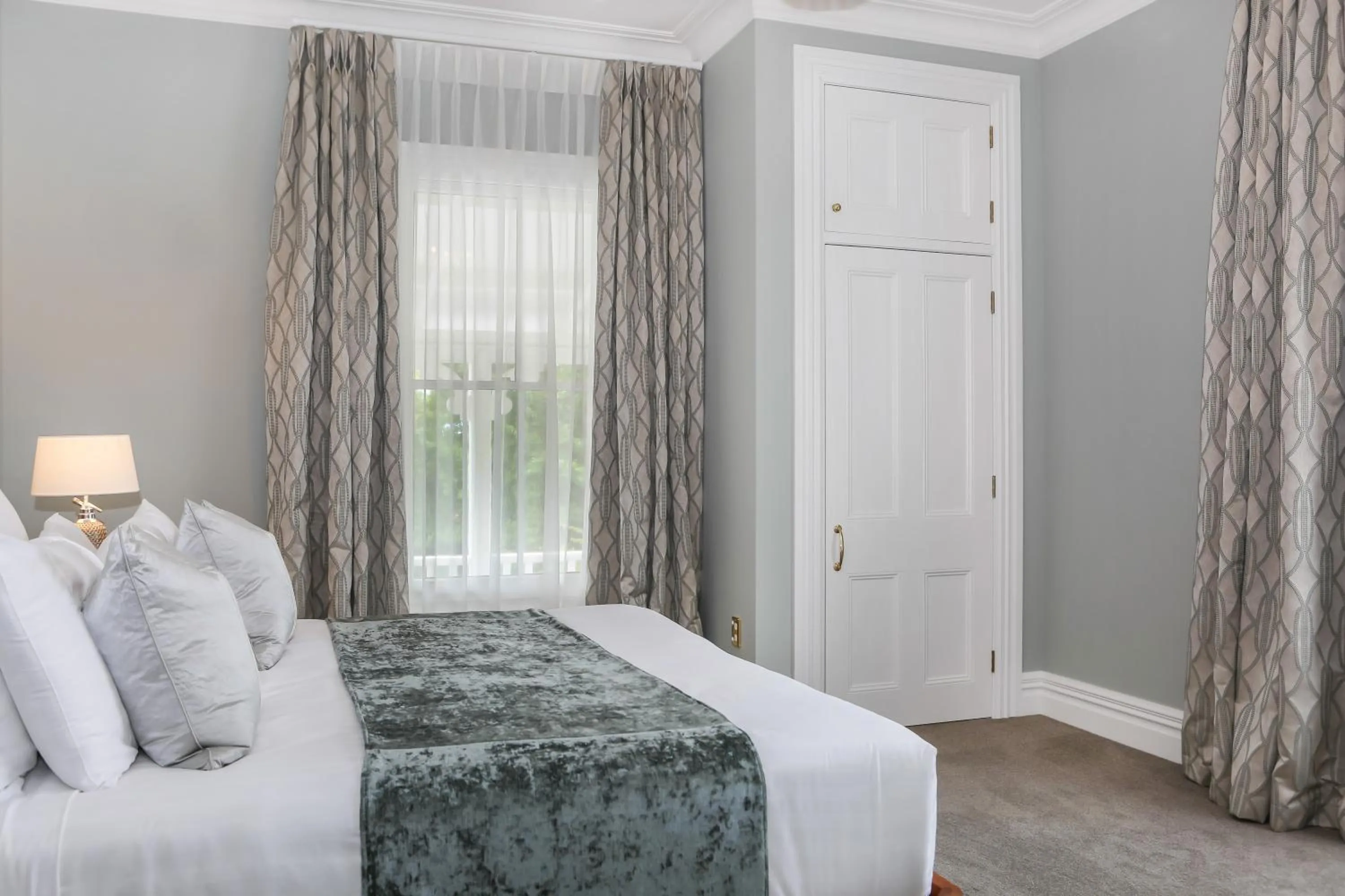 Bedroom, Bed in Mangapapa Hotel