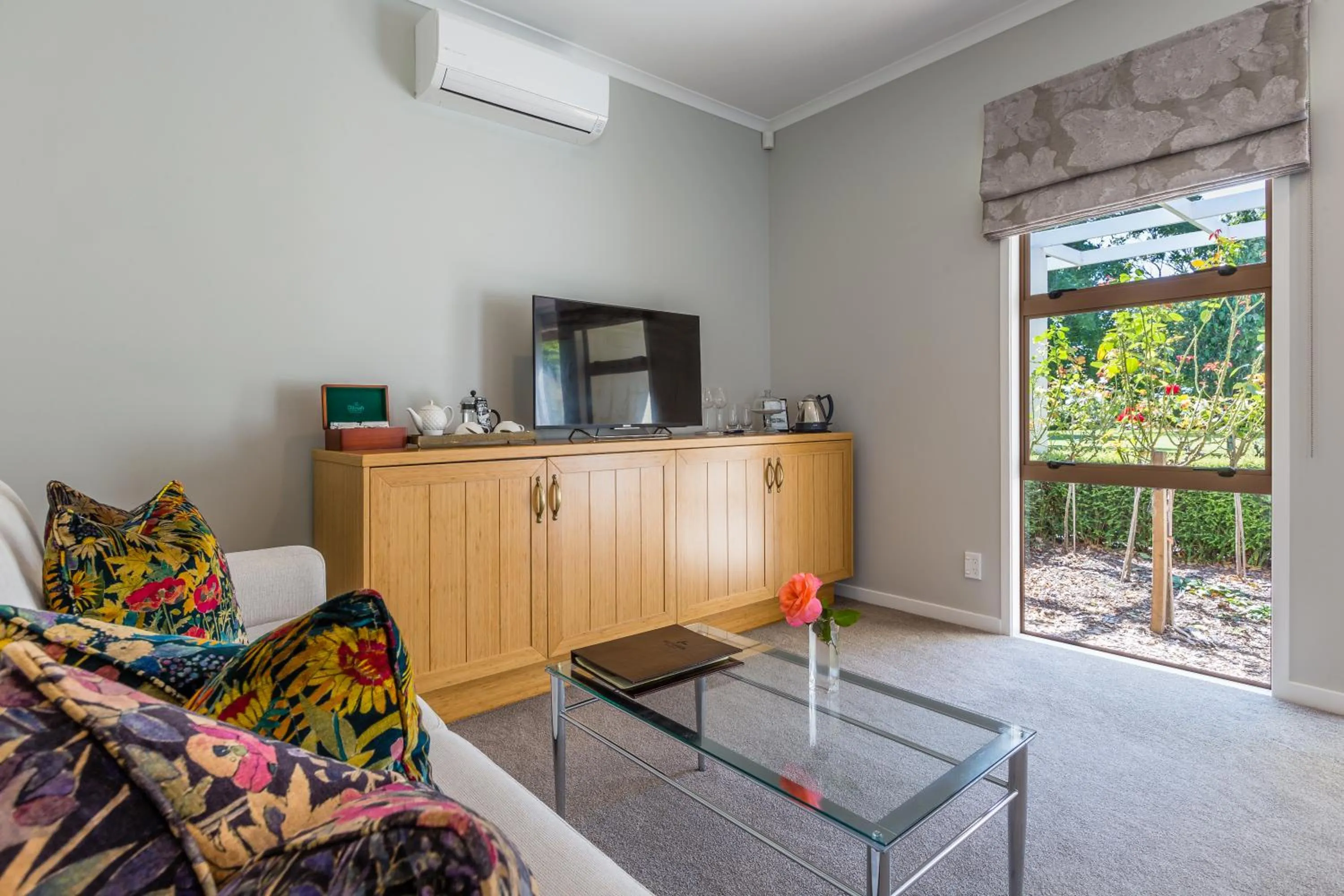 Living room in Mangapapa Hotel