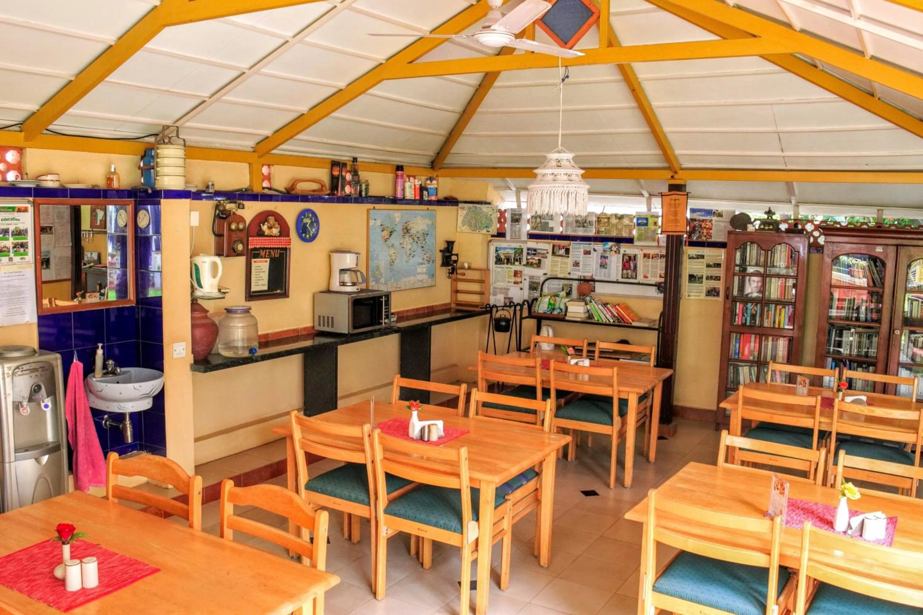 Restaurant/places to eat in Casa Cottage