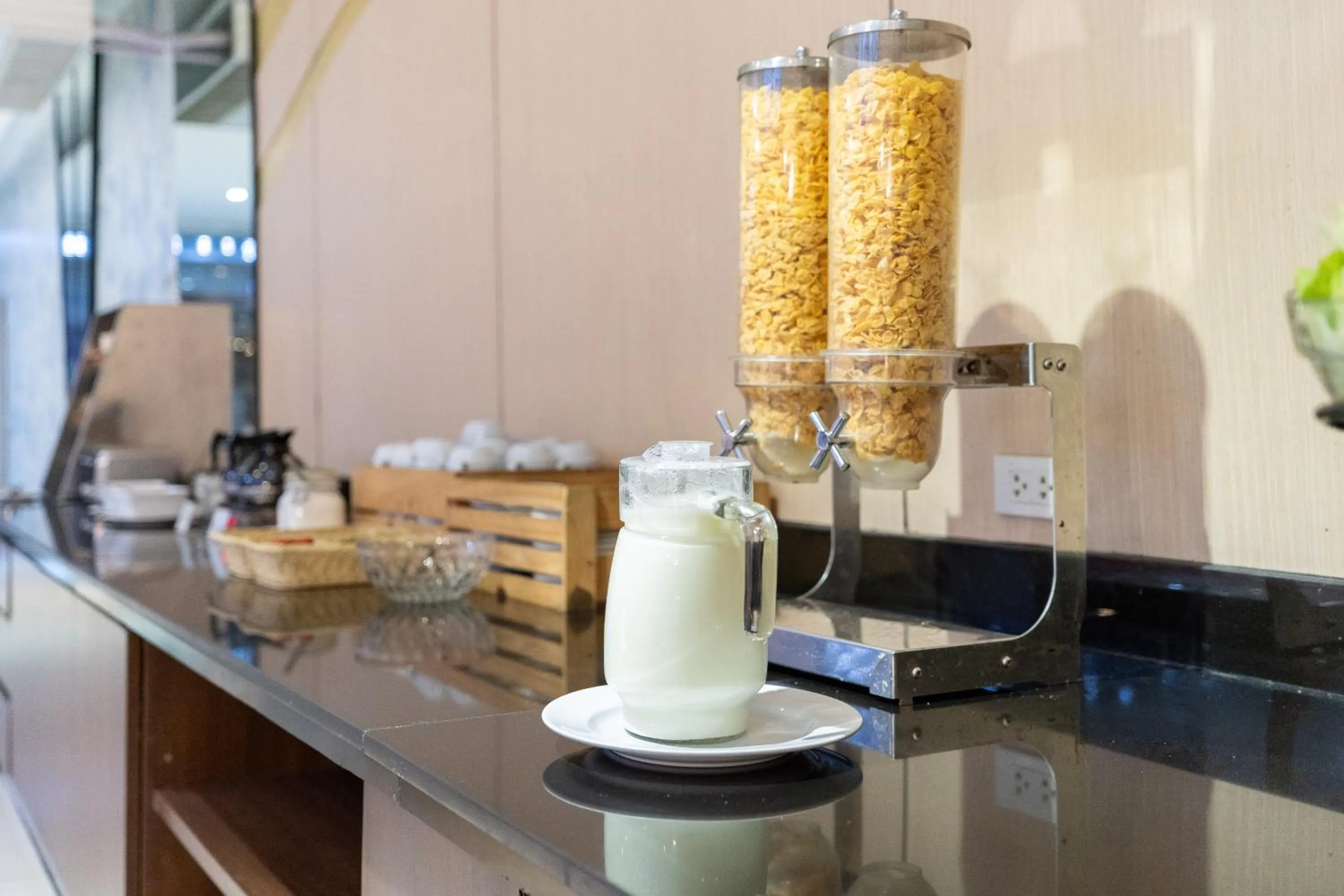 Food and drinks in Rodina Beach Hotel