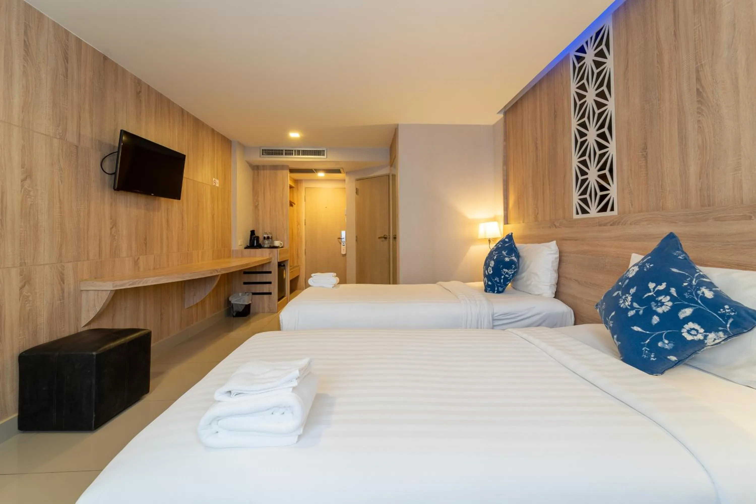 Bedroom, Bed in Rodina Beach Hotel