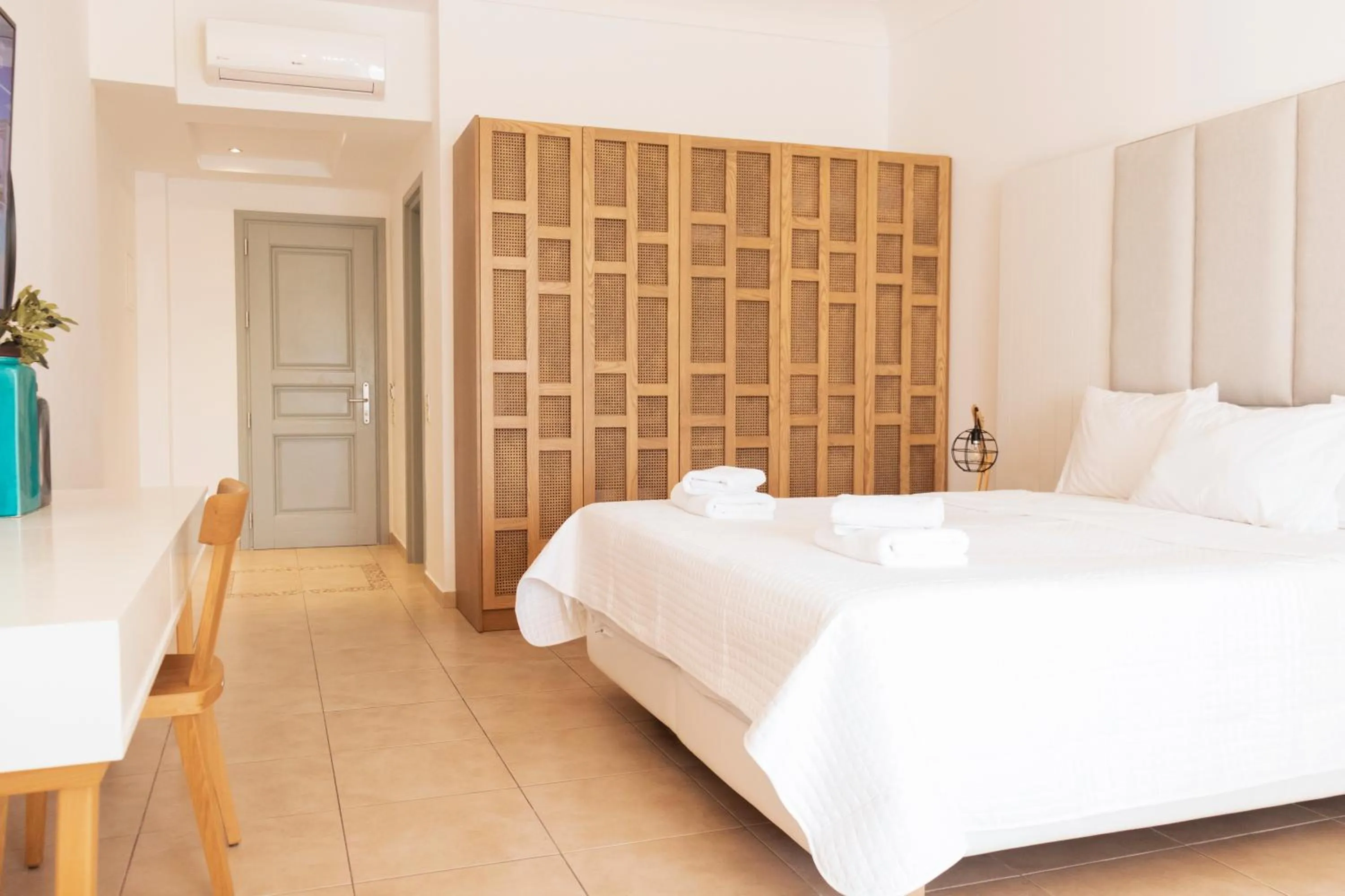 Bedroom, Bed in Astro Palace Hotel & Suites