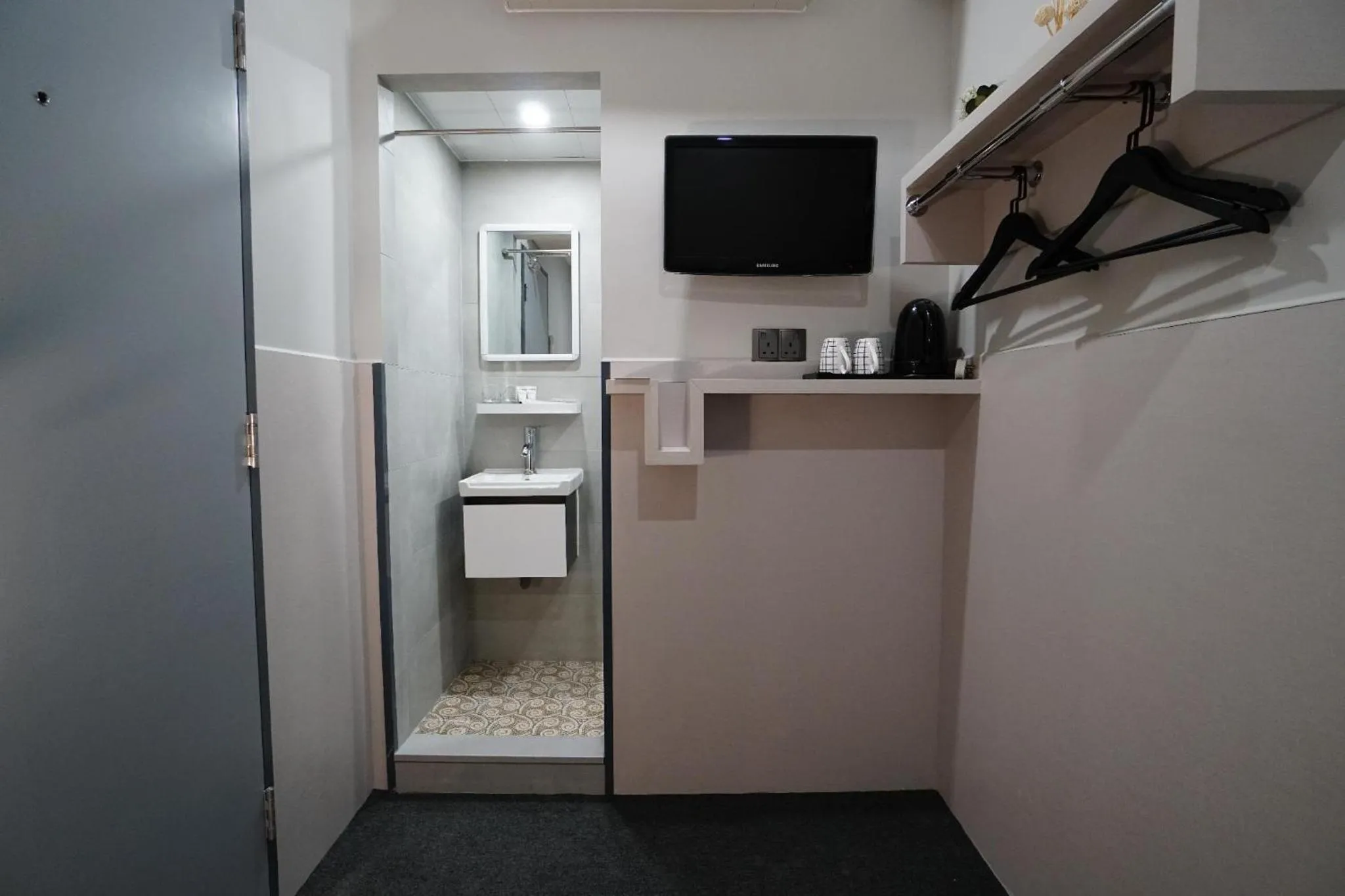 TV and multimedia in MK STAY - formerly HOTEL MK