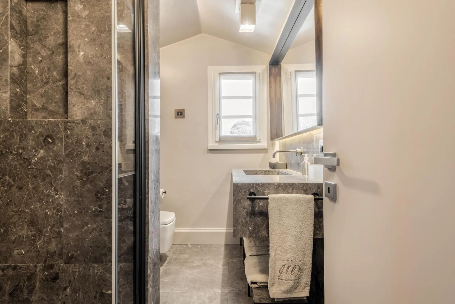 Bathroom in Villa Grey