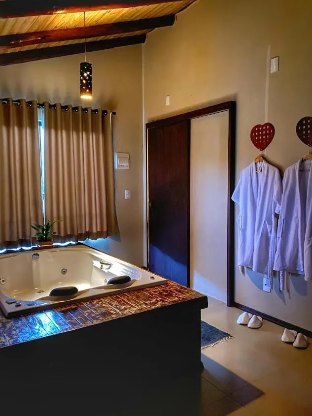 Hot Tub in Pousada & Camping Nativos dos Canyons