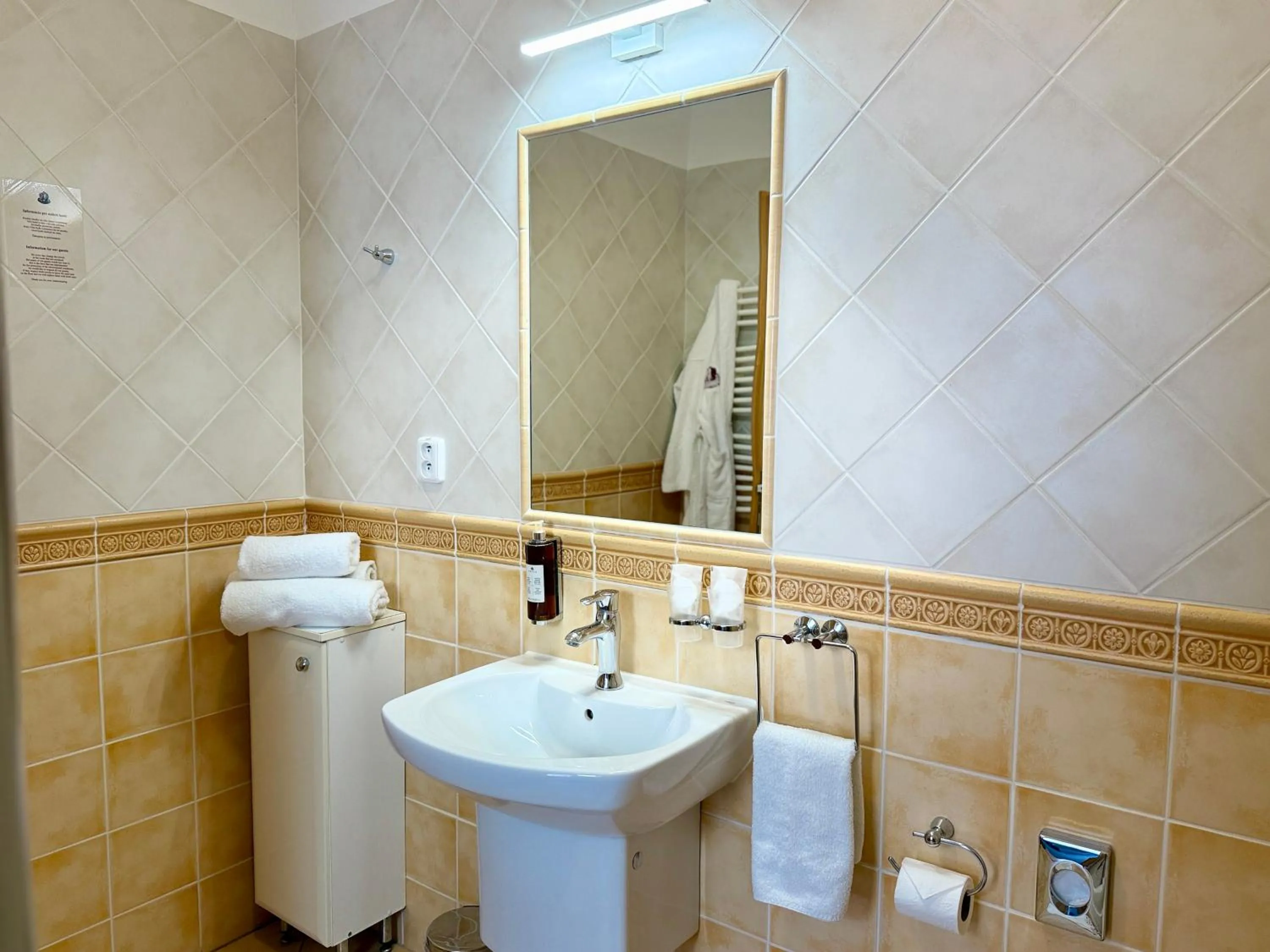 Bathroom in Penzión Hradbová Old Town Residence & SPA