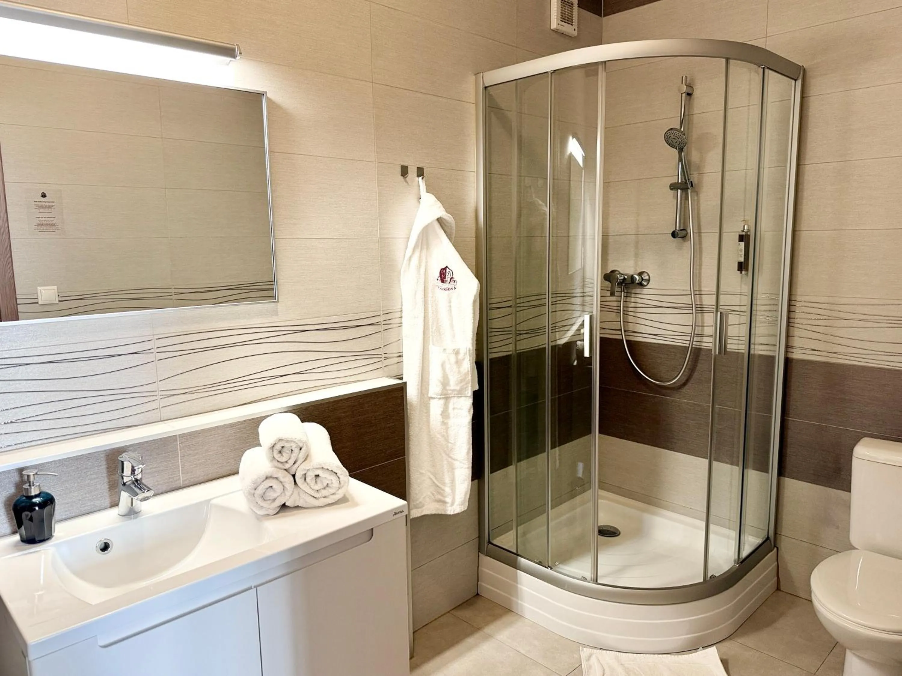 Shower in Penzión Hradbová Old Town Residence & SPA