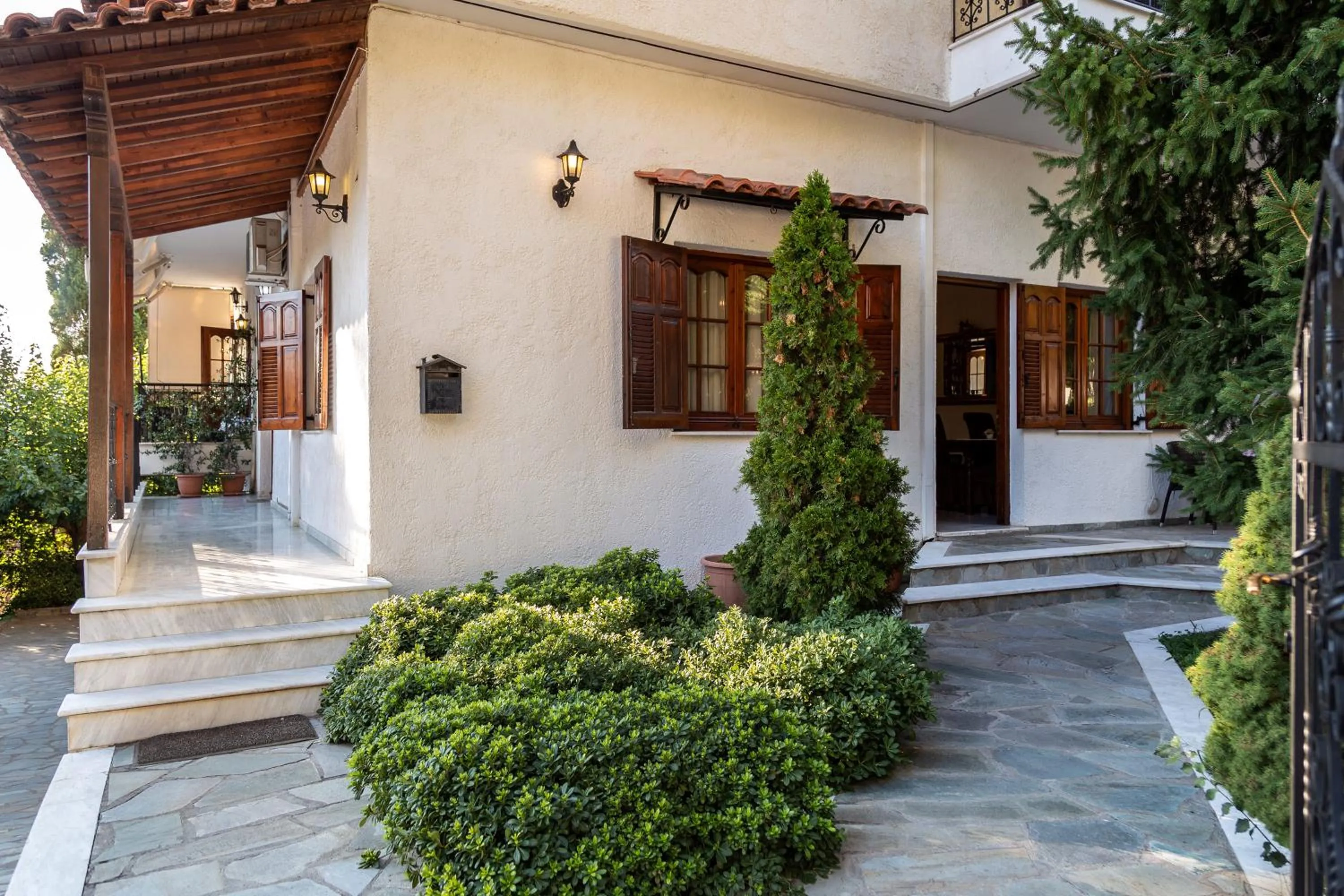 Facade/entrance in San Giorgio Villa