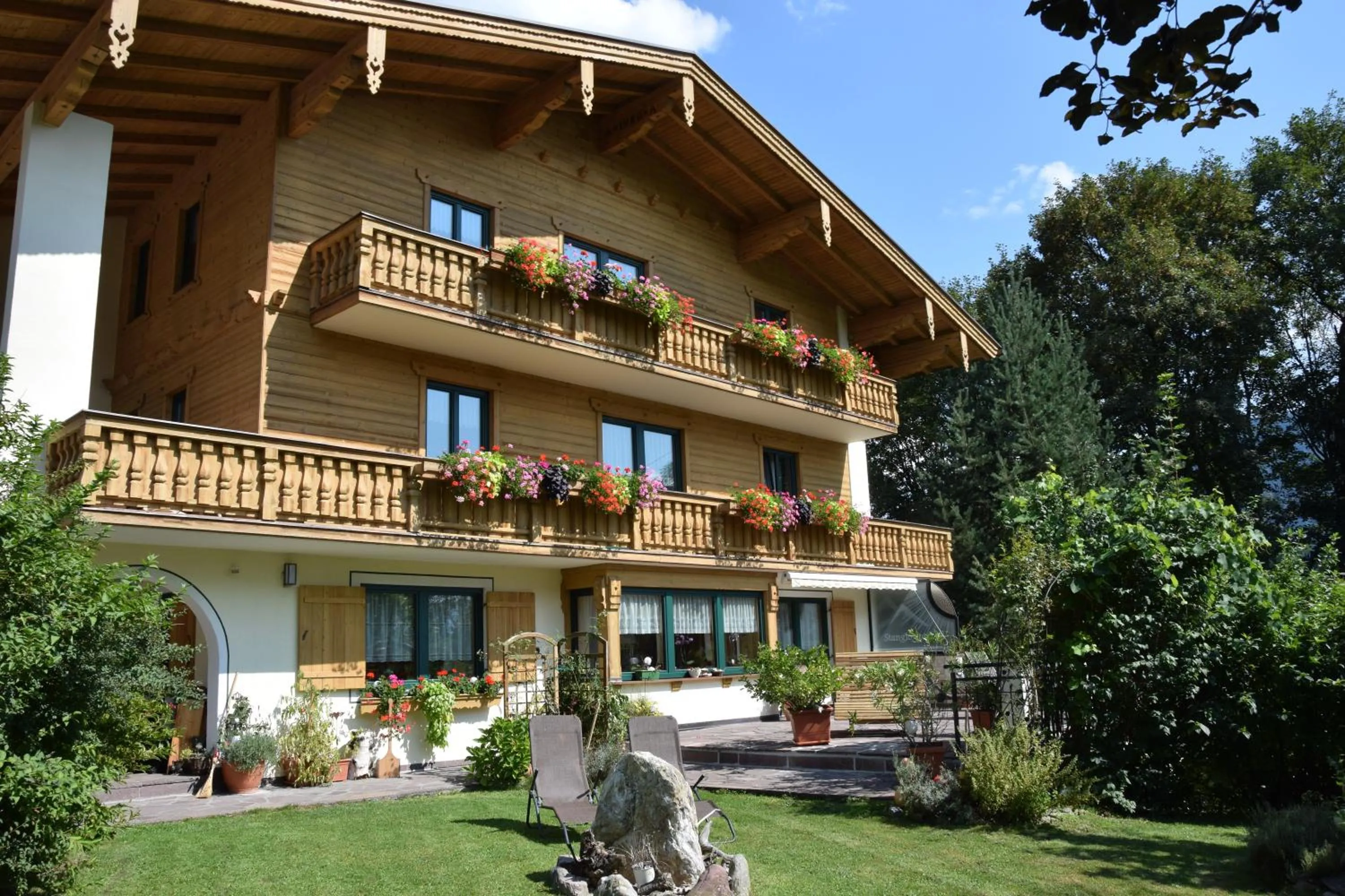 Property building in Stangleggerhof