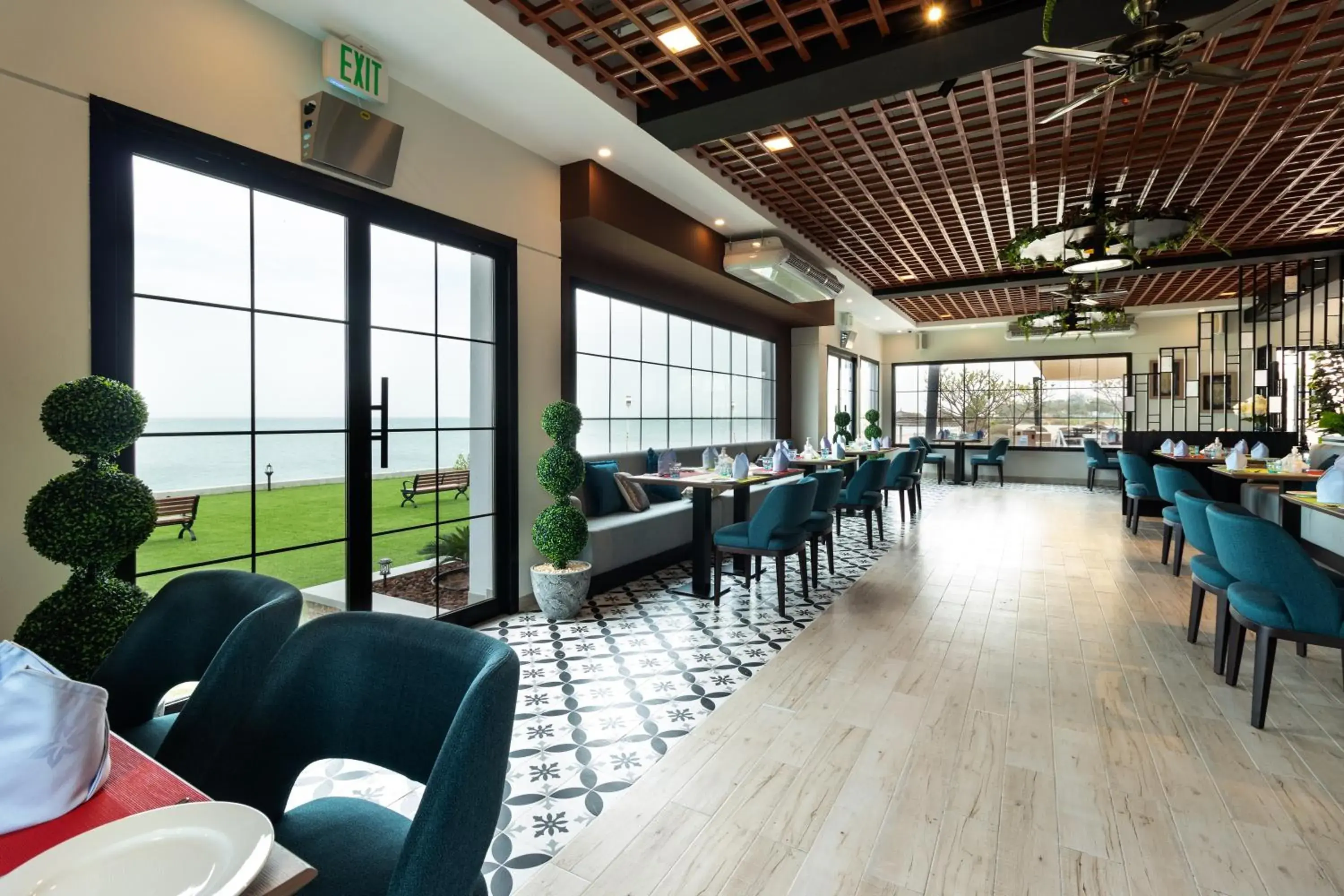 Restaurant/places to eat in Barracuda Resort Restaurant/places to eat in Barracuda Resort