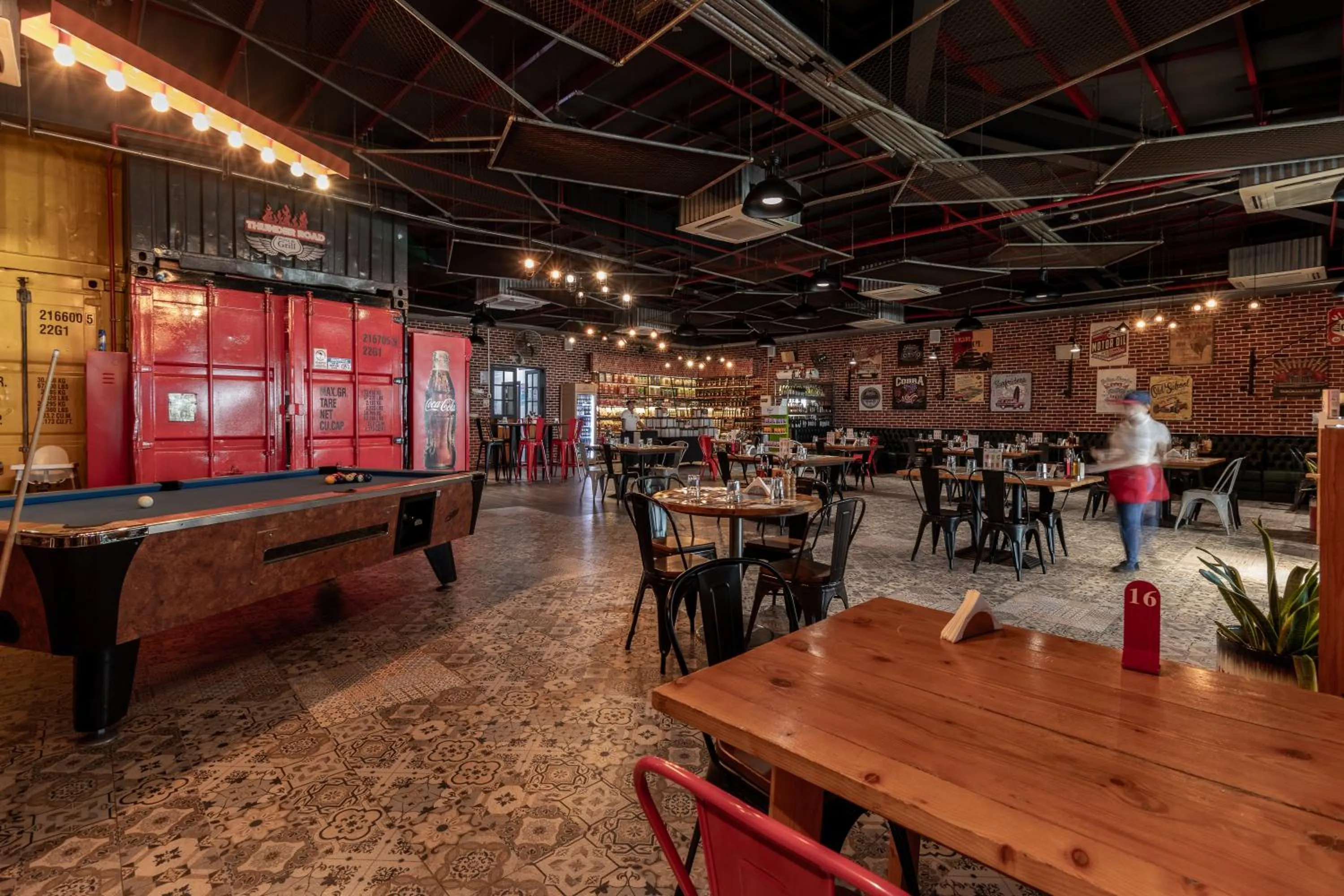 Restaurant/places to eat in Barracuda Resort