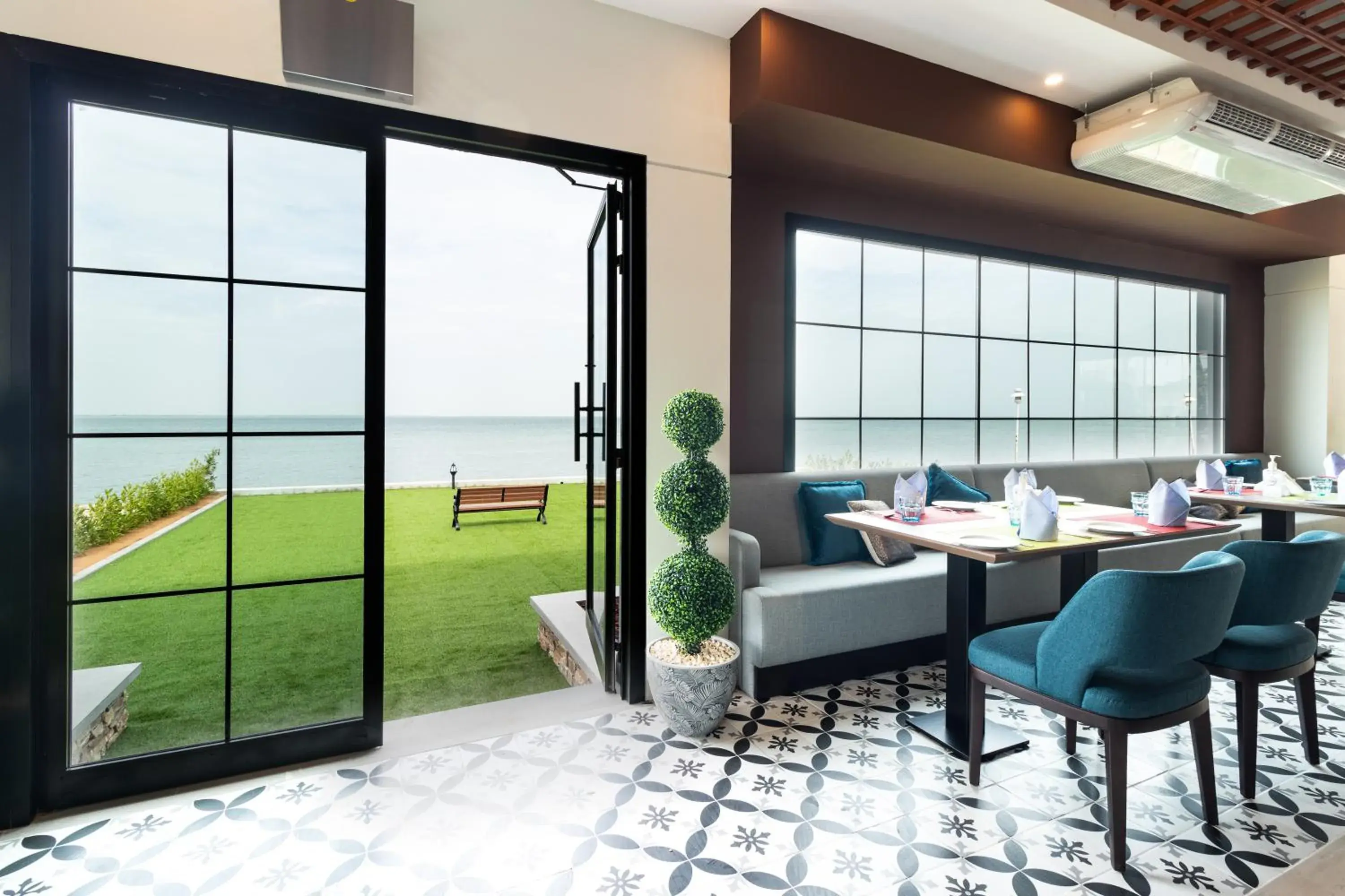 Restaurant/places to eat in Barracuda Resort Restaurant/places to eat in Barracuda Resort