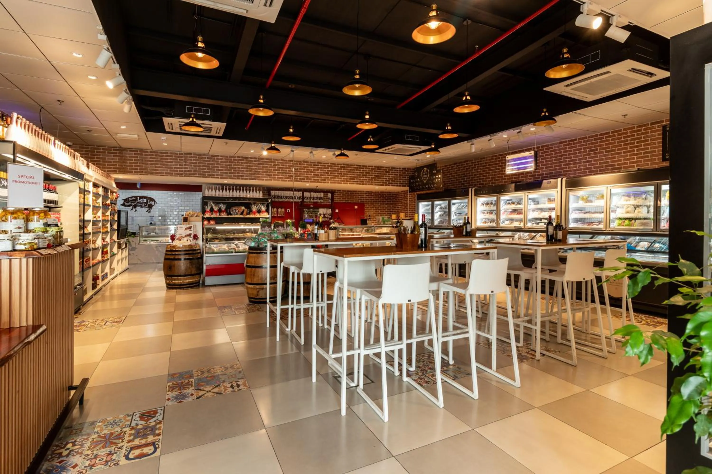 Restaurant/places to eat in Barracuda Resort