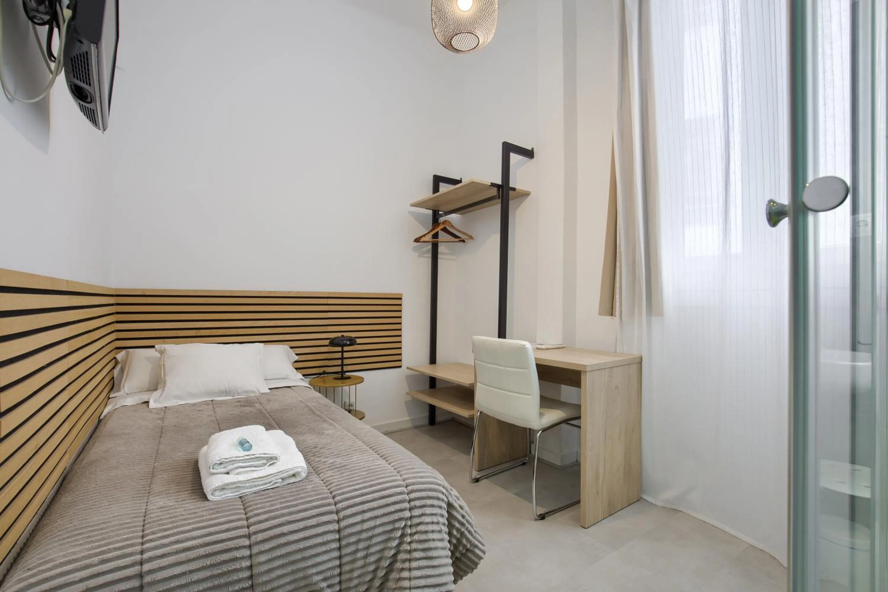 Bed in Hostal Besaya