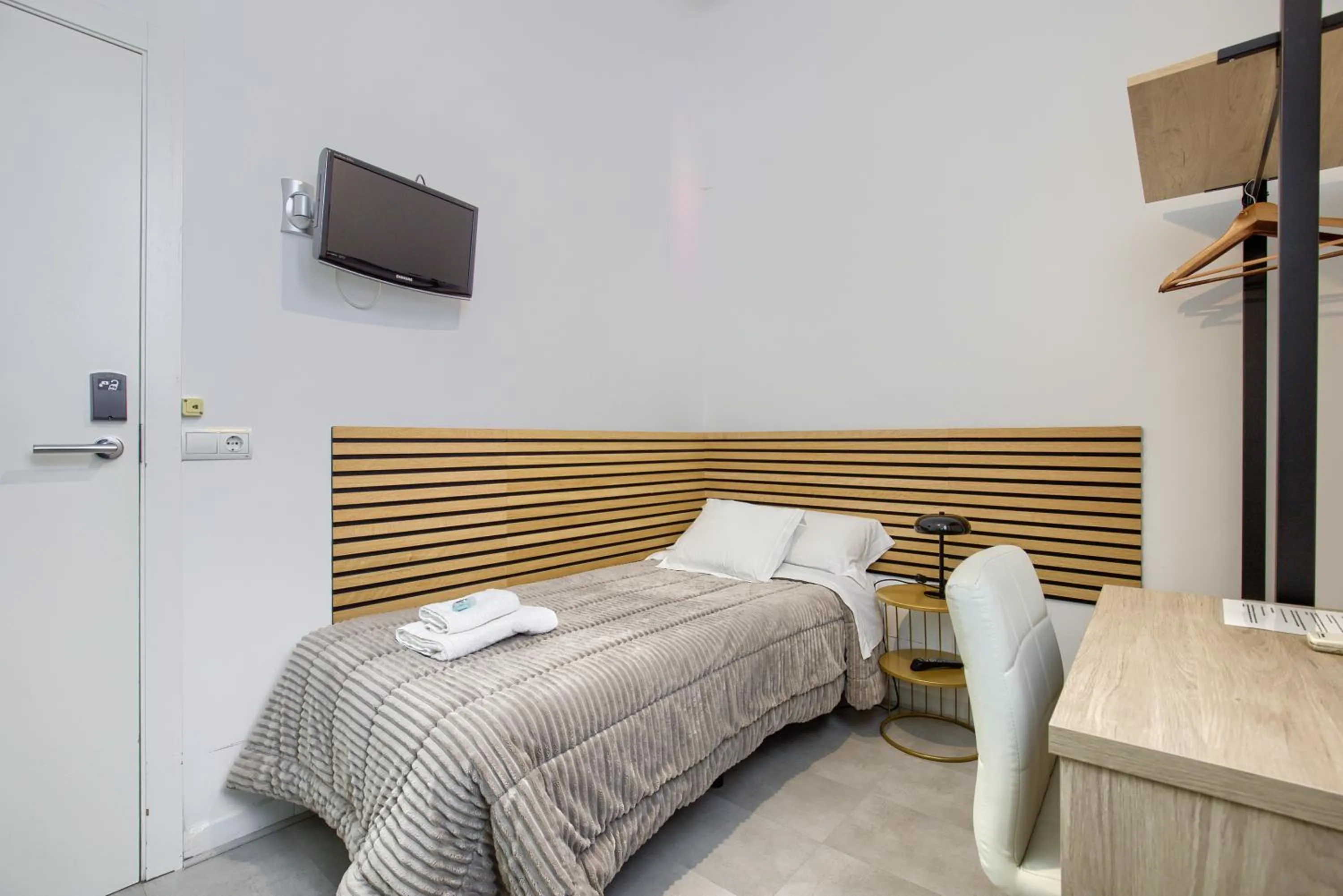 Bed in Hostal Besaya