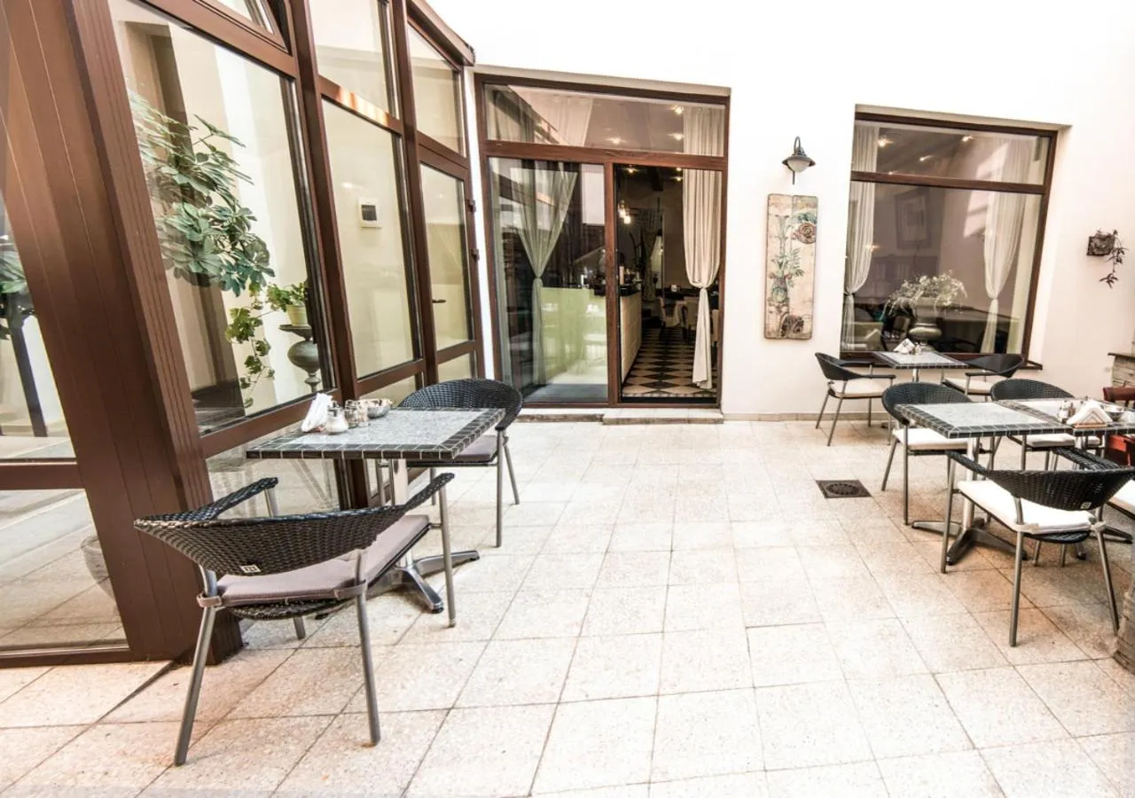 Patio in Pension Horse Inn