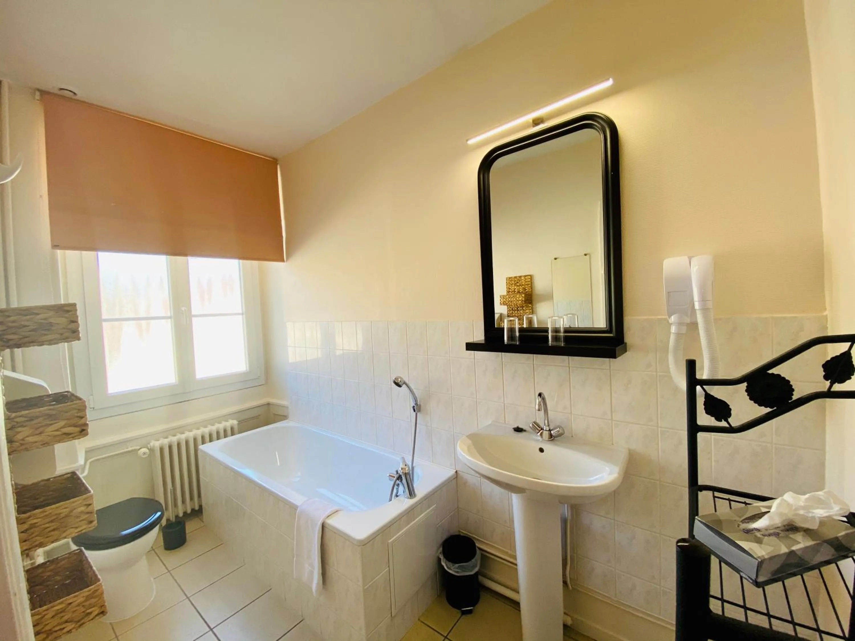 Property building in Logis Hostellerie la Chaumière