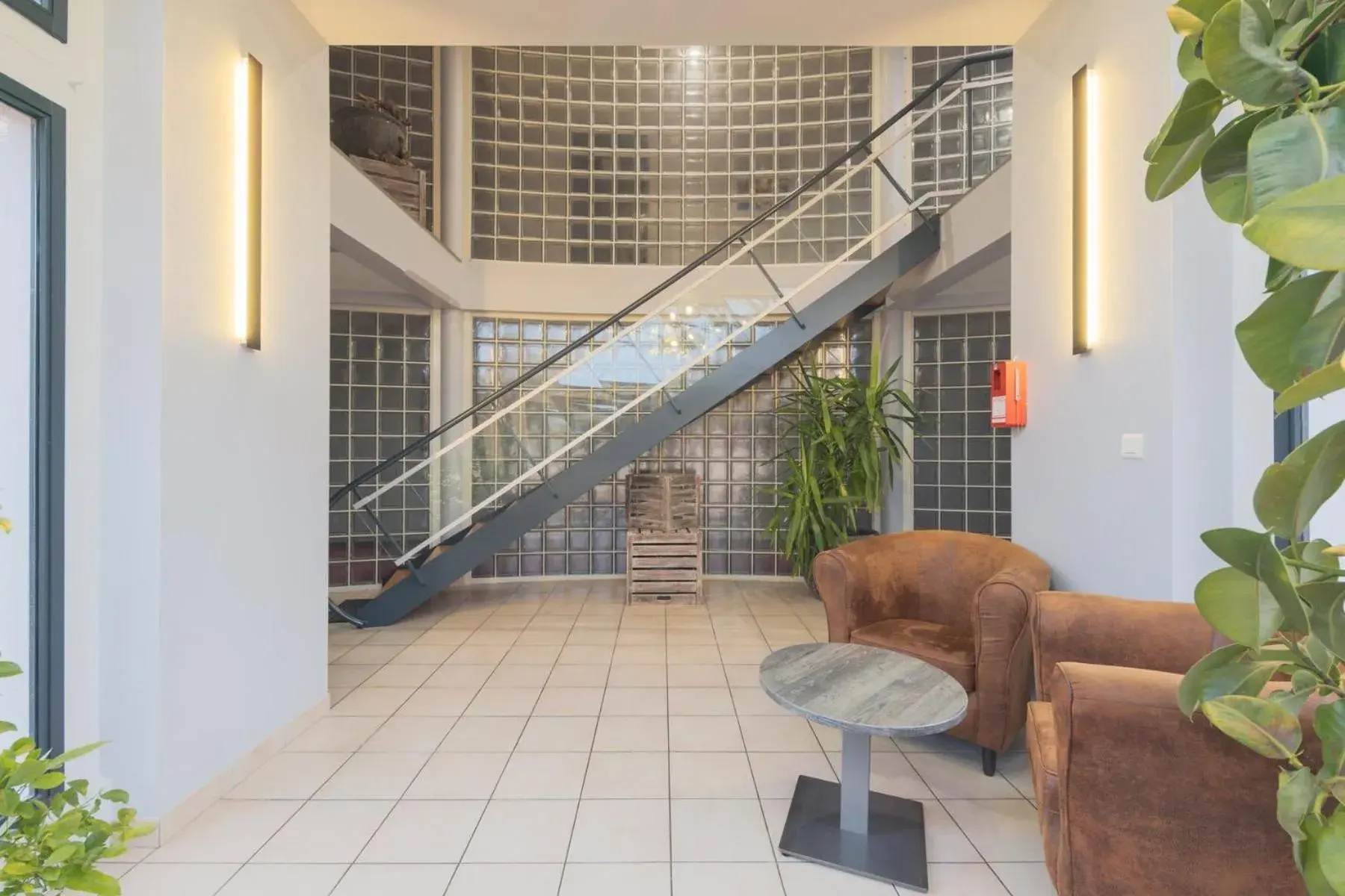 Twin Room in Logis Hostellerie la Chaumière Twin Room in Logis Hostellerie la Chaumière