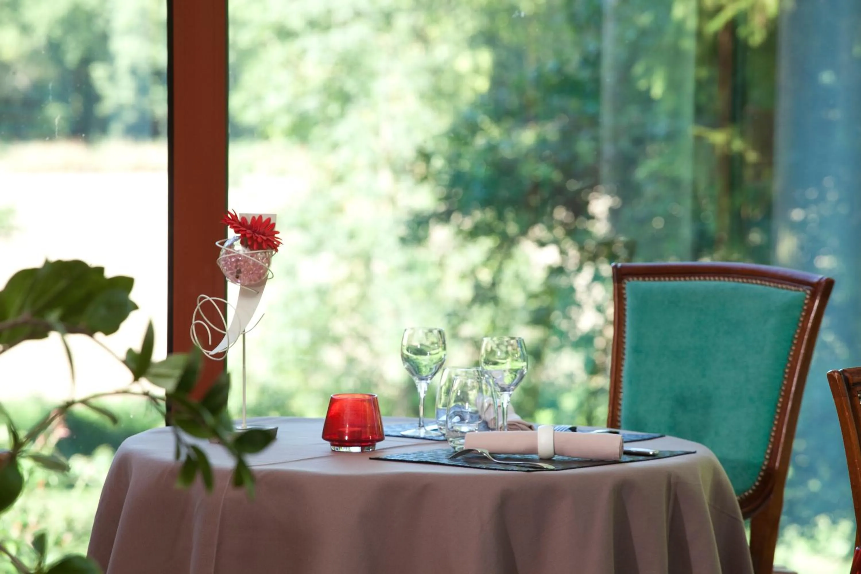 Restaurant/places to eat in Logis Hostellerie la Chaumière