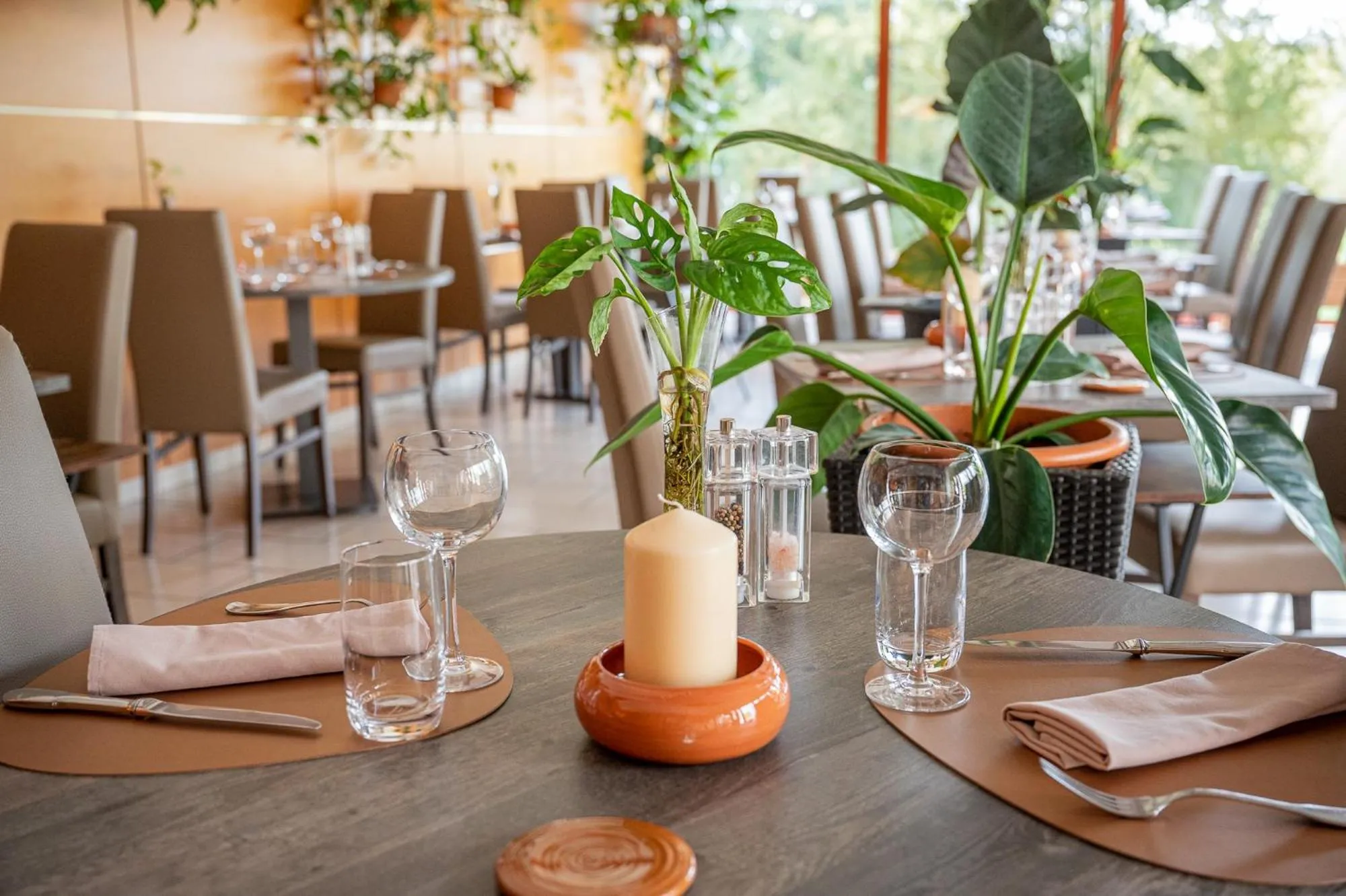 Restaurant/places to eat in Logis Hostellerie la Chaumière