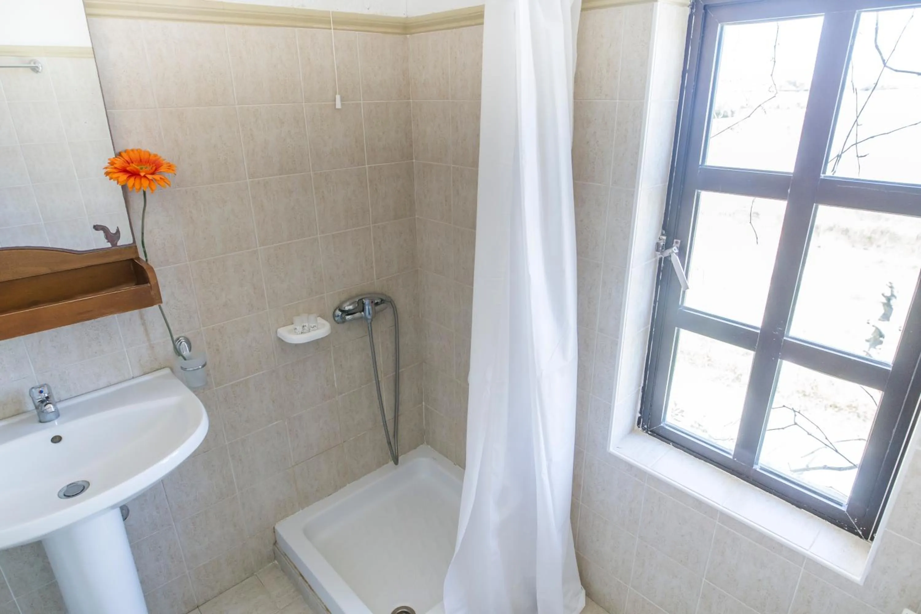 Shower in Creta Aquamarine Hotel