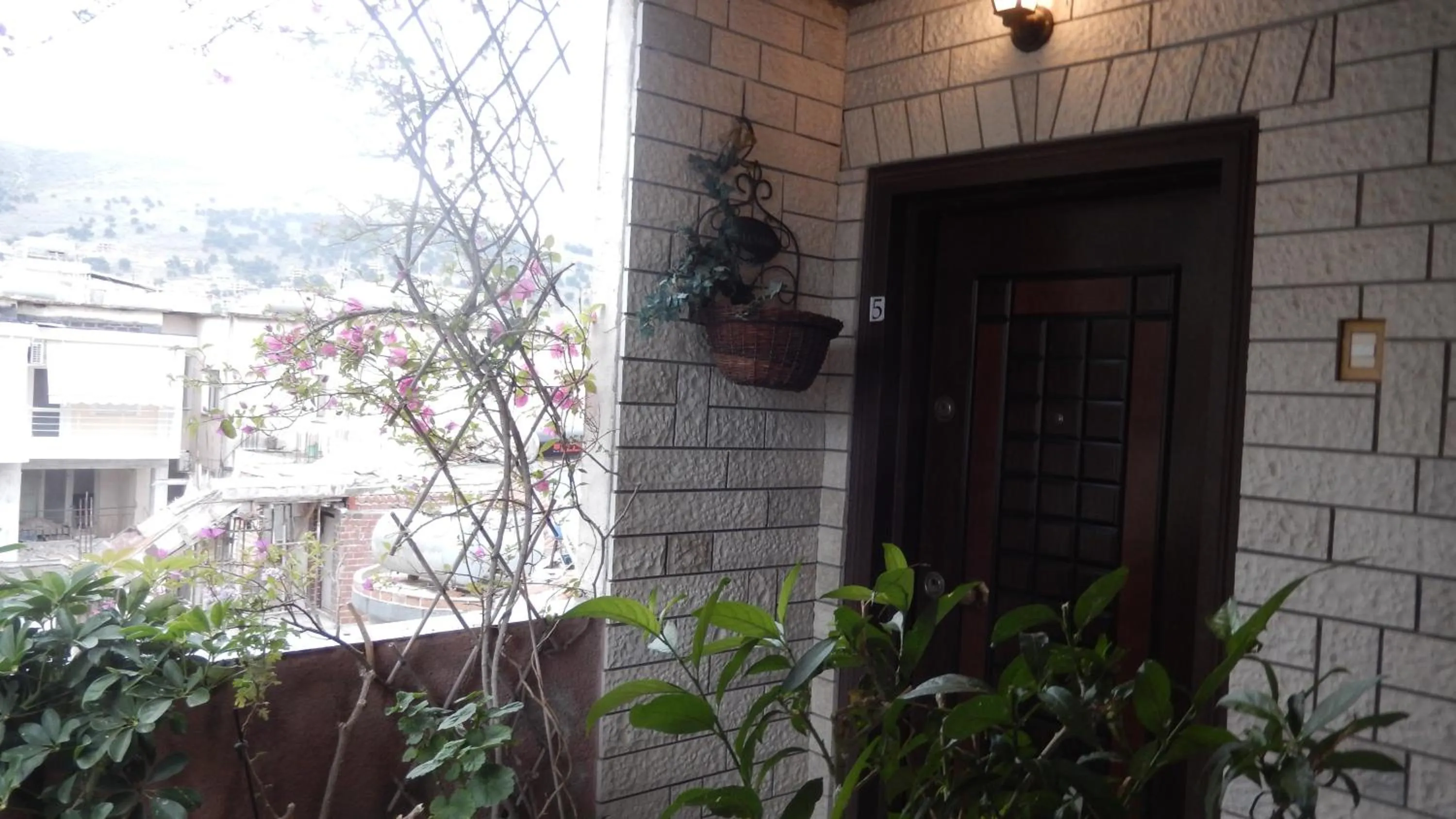 Facade/entrance in DOWN TOWN LUXURY Apartment