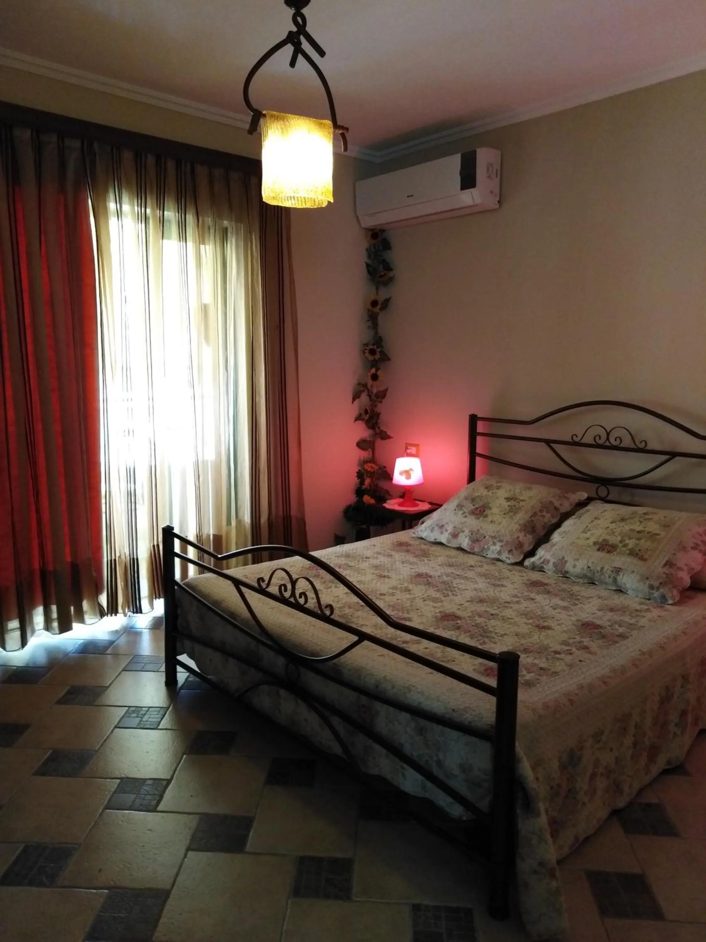 Bed in DOWN TOWN LUXURY Apartment