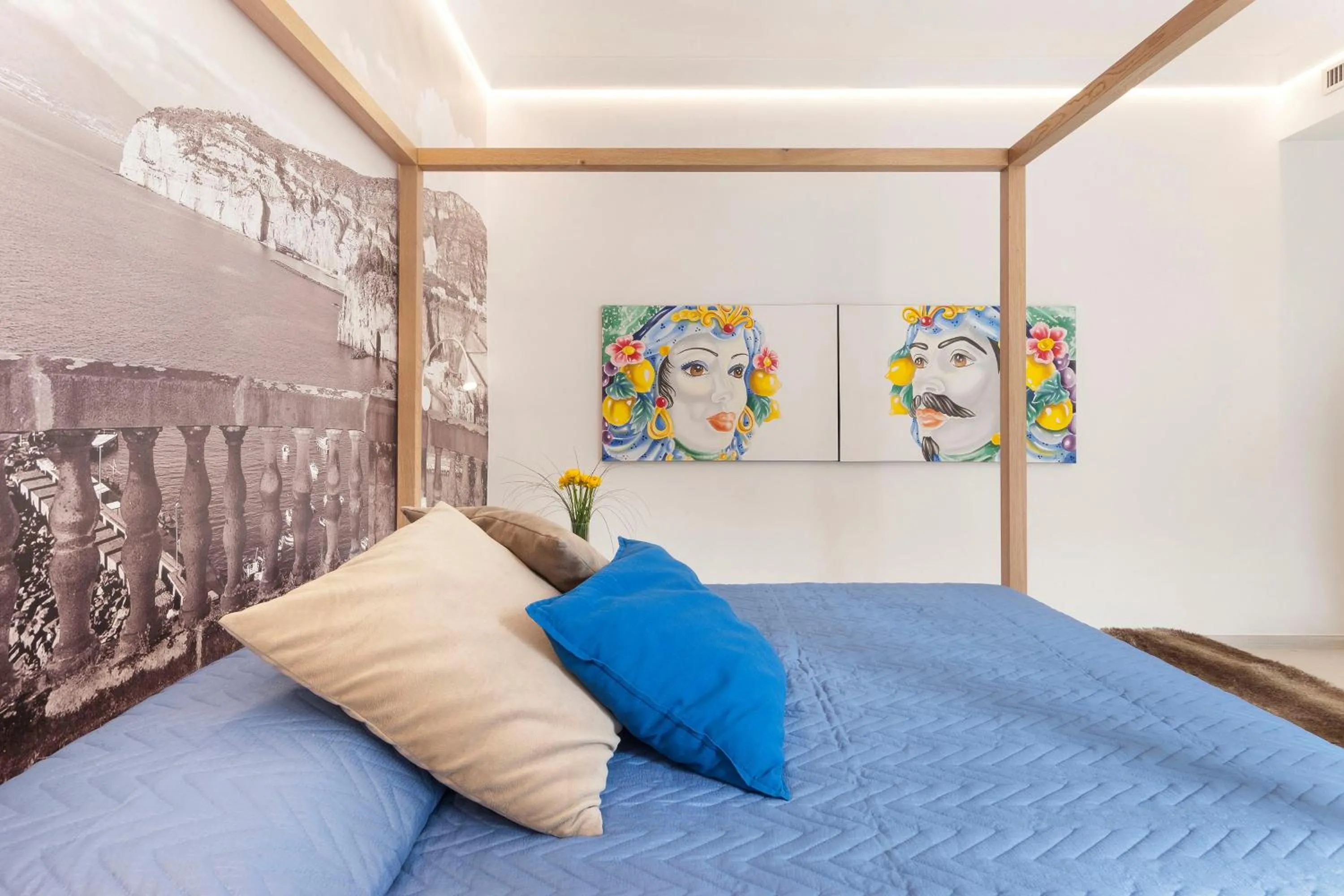 Decorative detail, Bed in Ulisse Apartment