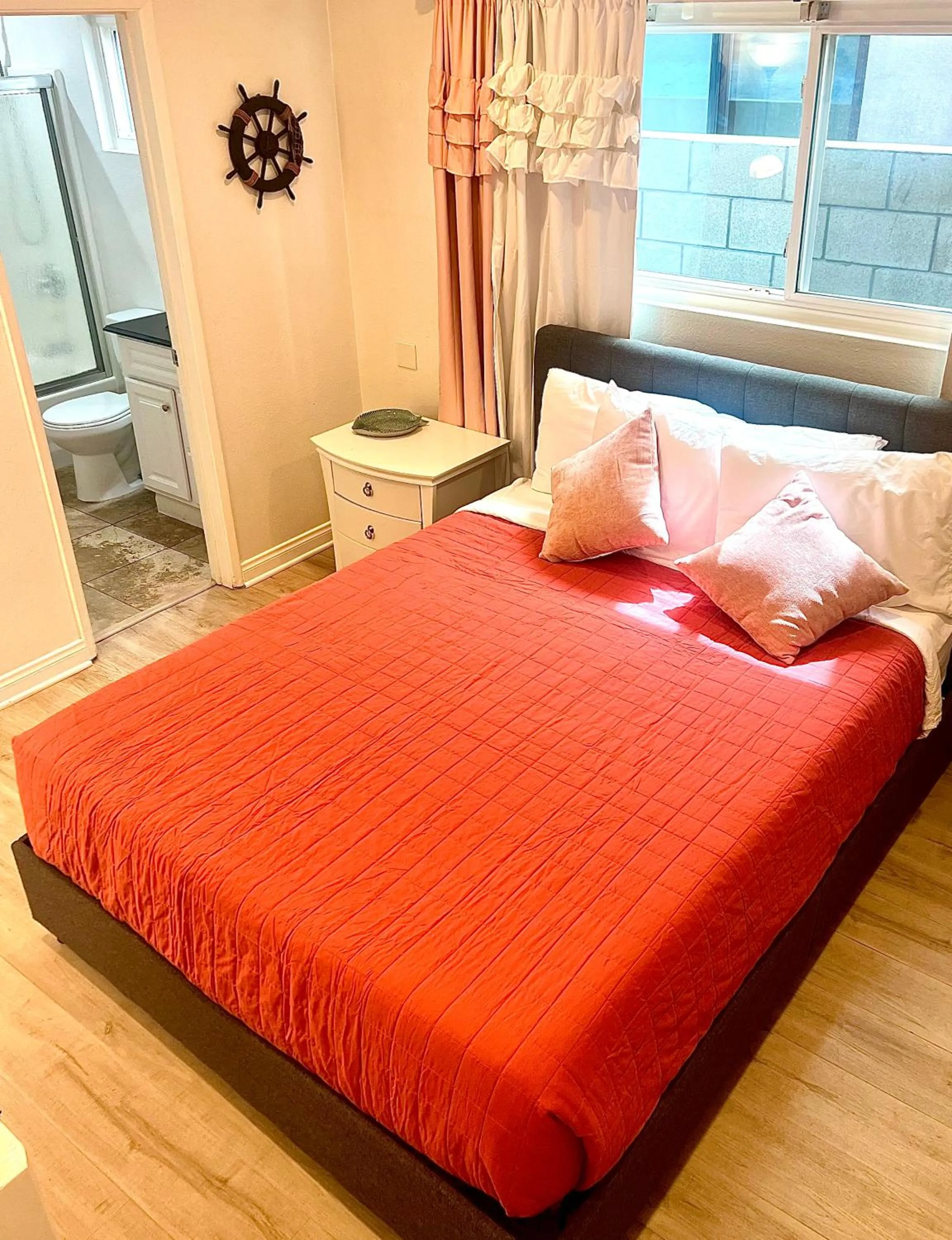 Bedroom, Bed in Sweet Beach Duplex