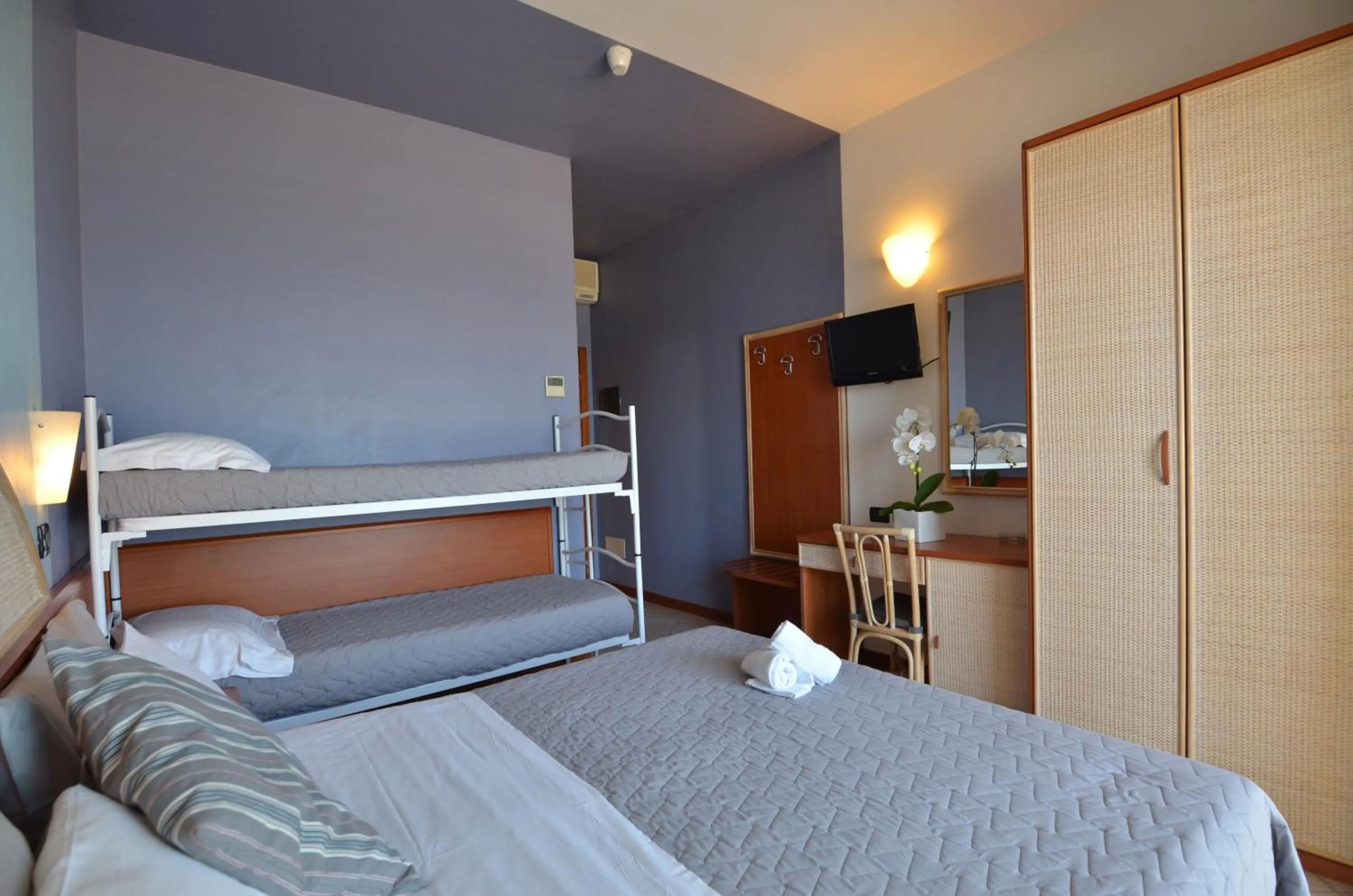 Bedroom, Bed in Hotel Londra