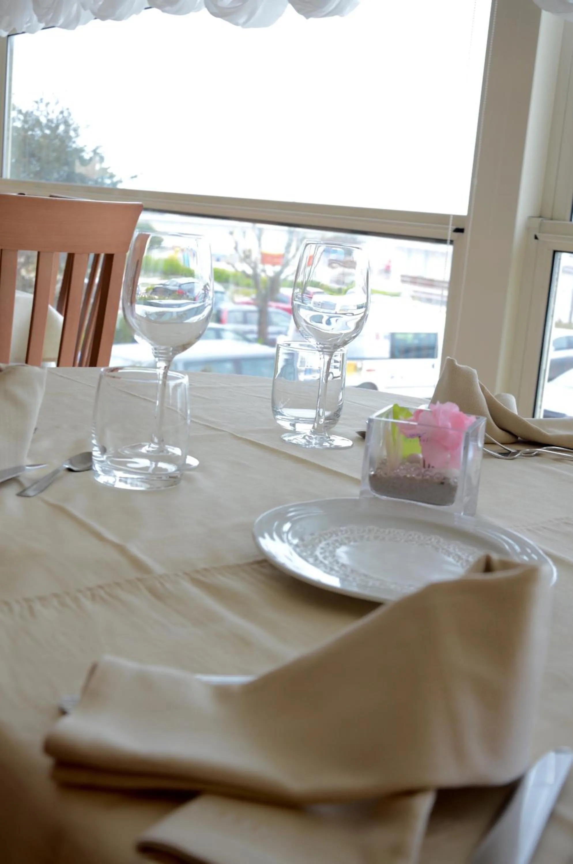 Restaurant/places to eat in Hotel Londra